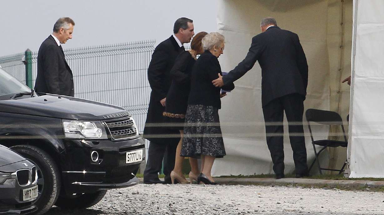 Public praise, private Belfast funeral for Paisley