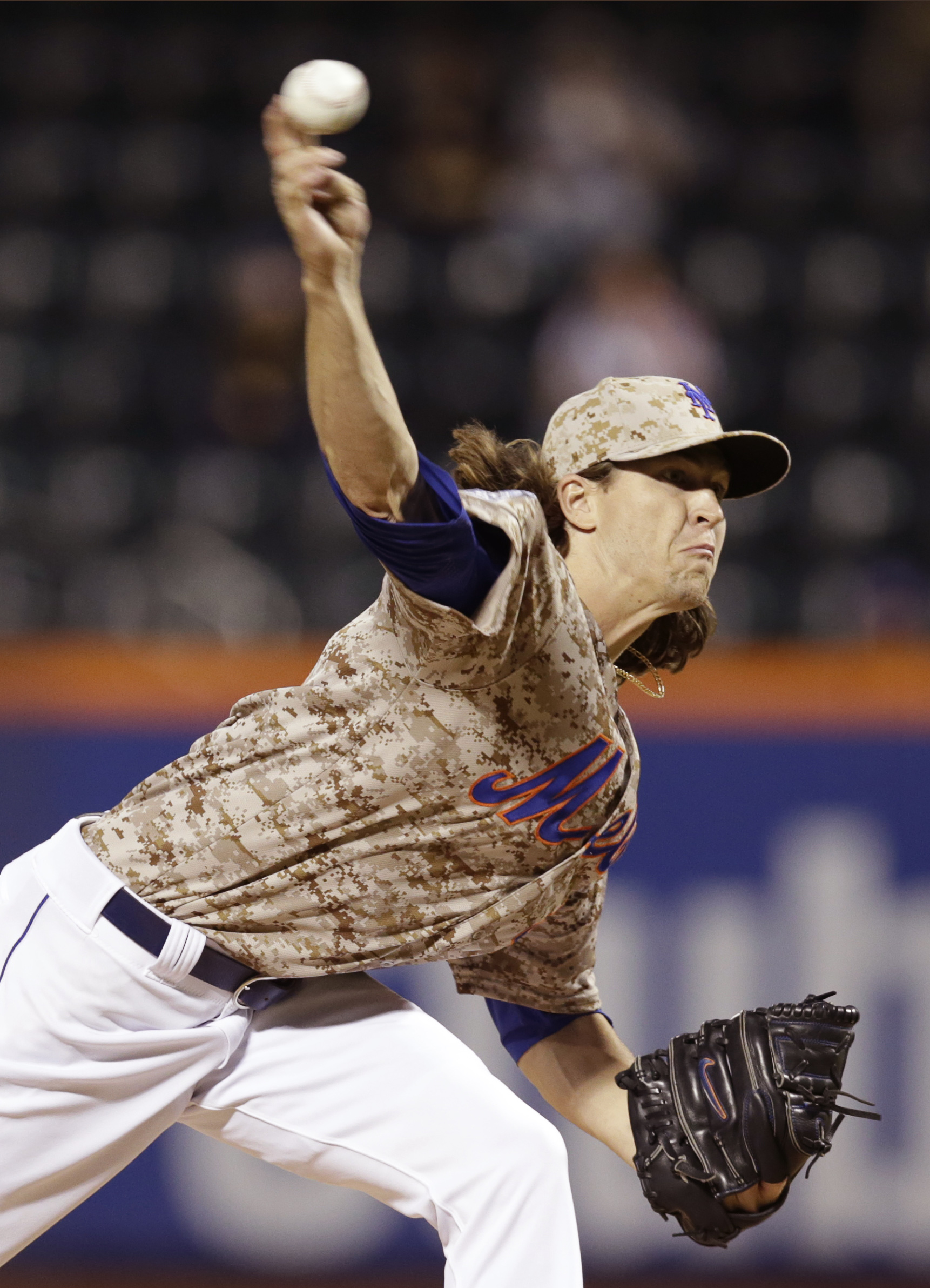 Mets' deGrom ties MLB record with 8 Ks at start