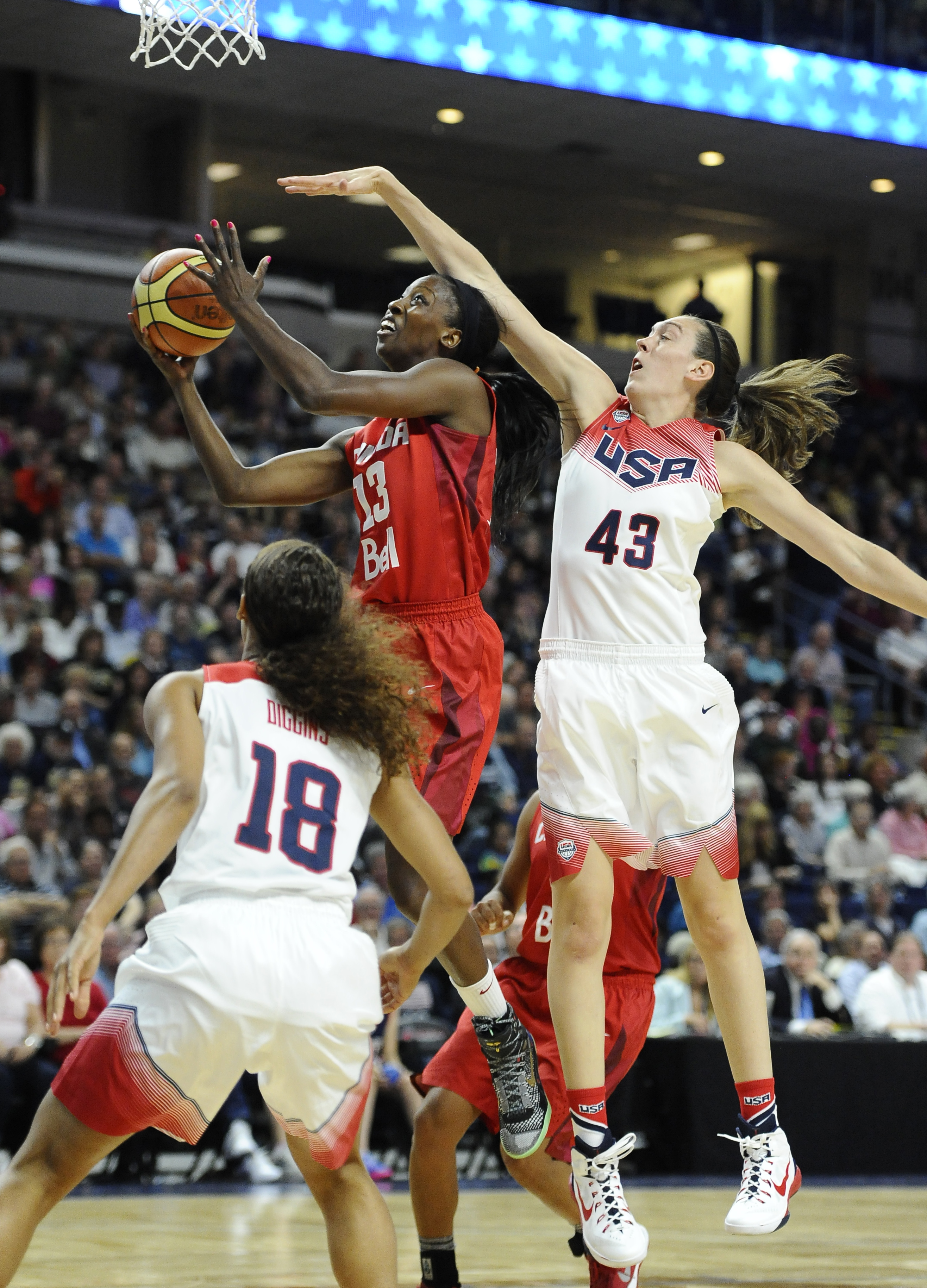 US uses big third quarter to pull away from Canada