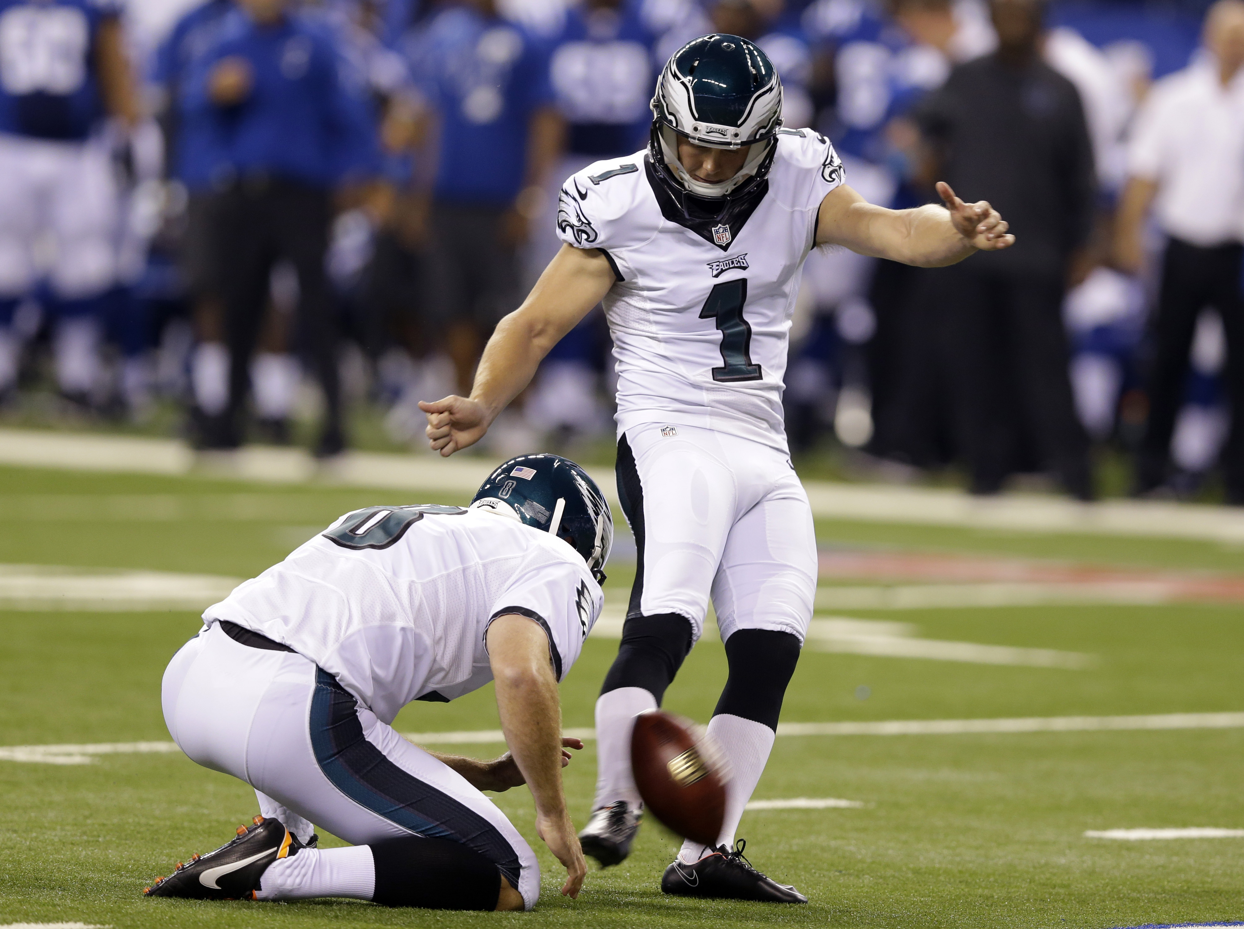 Foles leads Eagles to 30-27 win against Colts