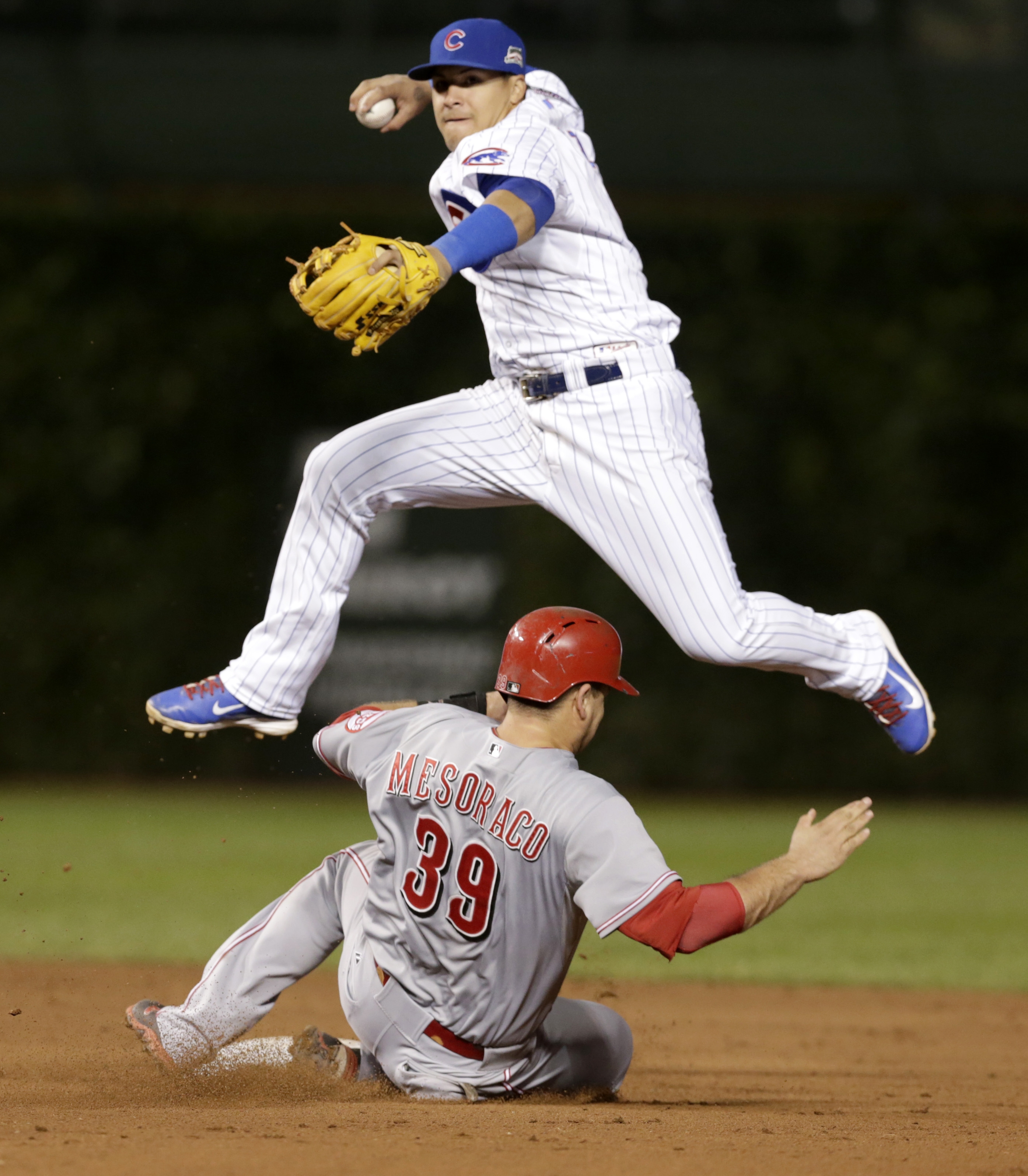 Rizzo's walk-off homer gives Cubs 1-0 win vs. Reds