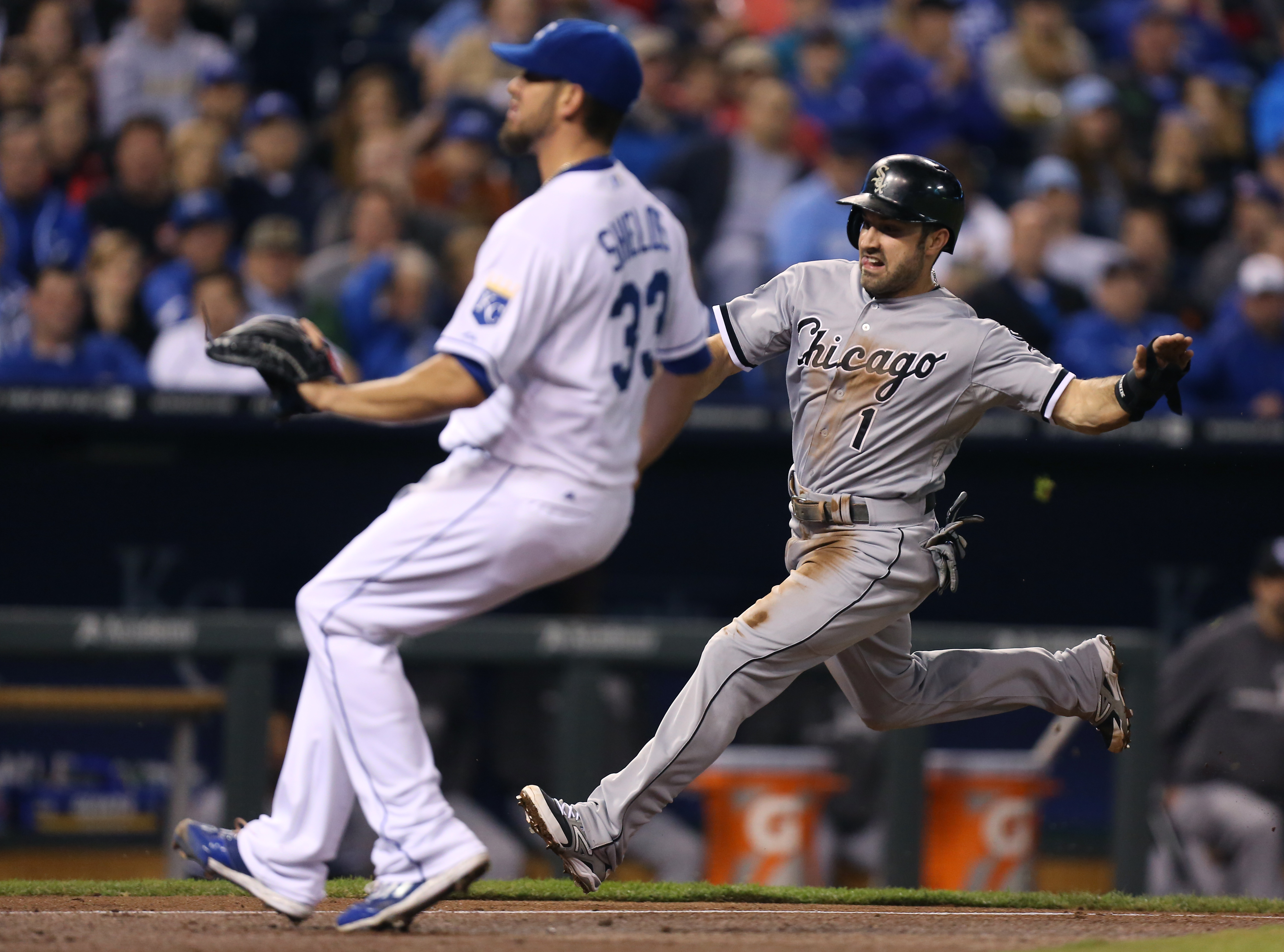 Petricka can't slow down Royals' runners in 9th