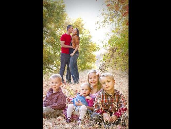 Madre de 5 da a luz a bebé prematuro y comienza lucha contra el cáncer