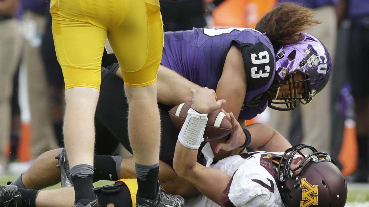 Leidner has turf toe but practicing with Gophers