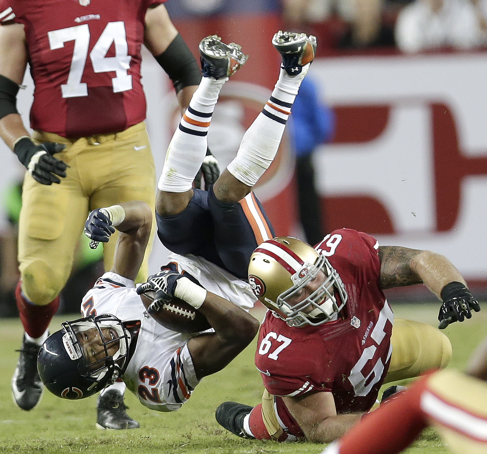 Fuller emerges for Bears in win over 49ers