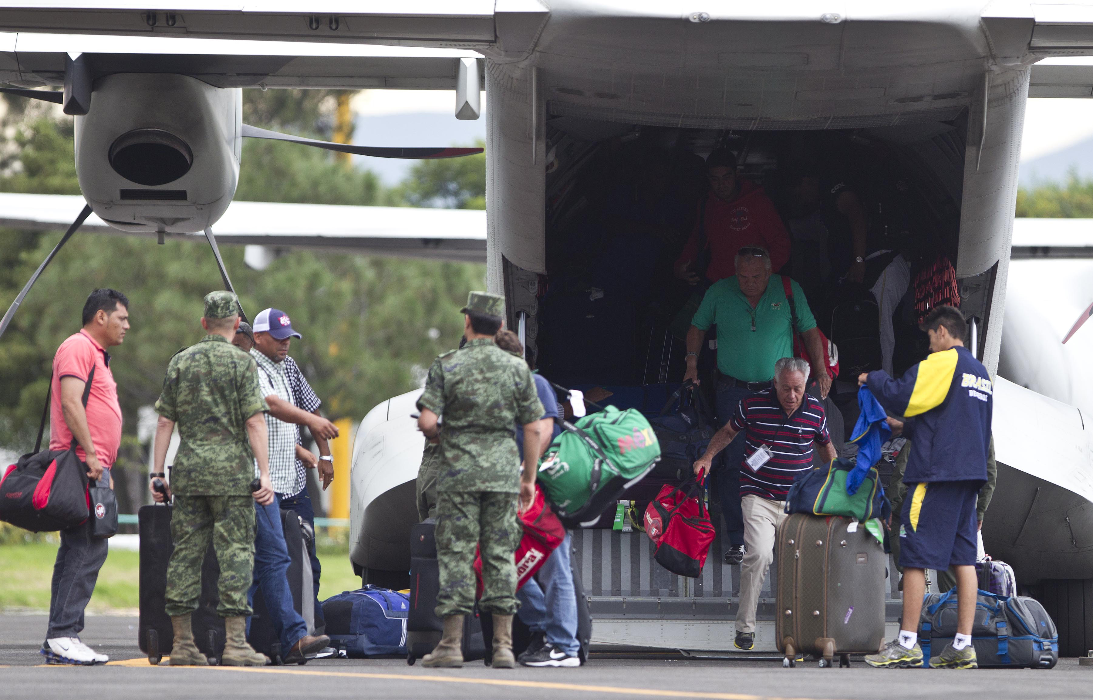 Los Cabos in a mess 3 days after Odile's wrath