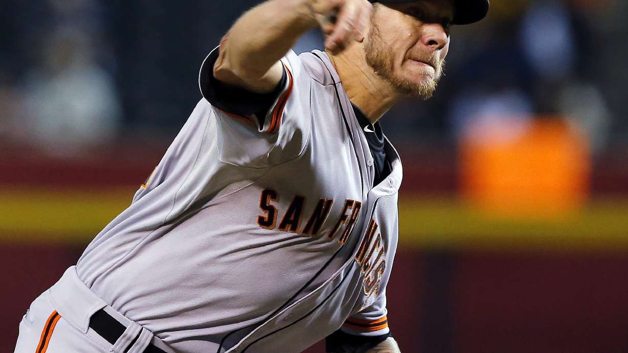 Peavy, Posey help Giants gain ground in NL West