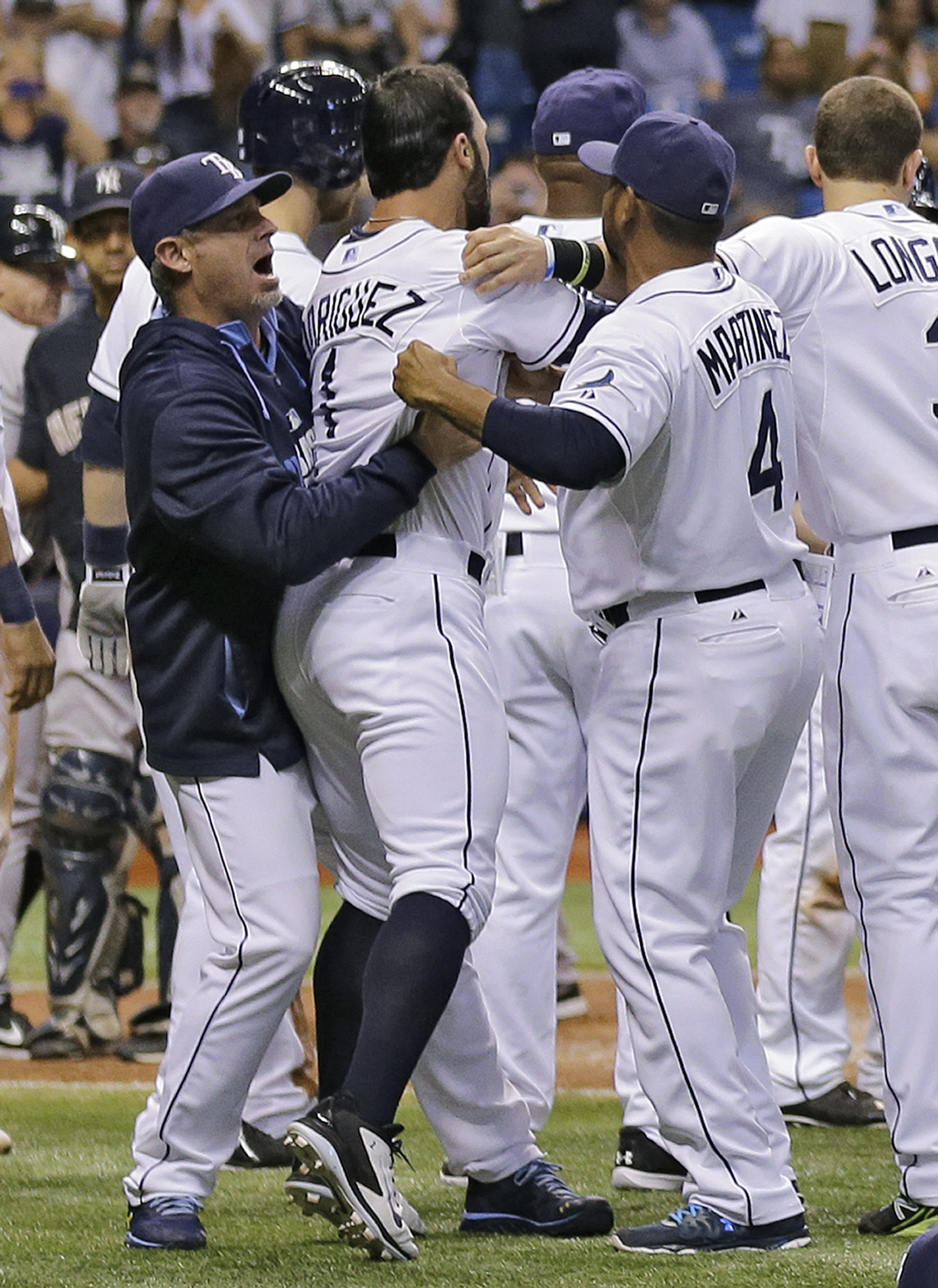 Rays beat angry Yankees 6-1 after Jeter gets hit