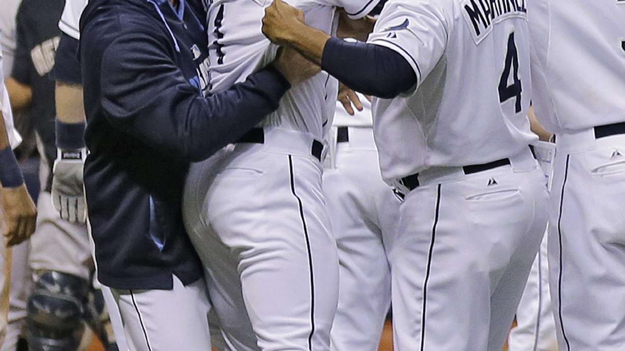 Rays beat angry Yankees 6-1 after Jeter gets hit