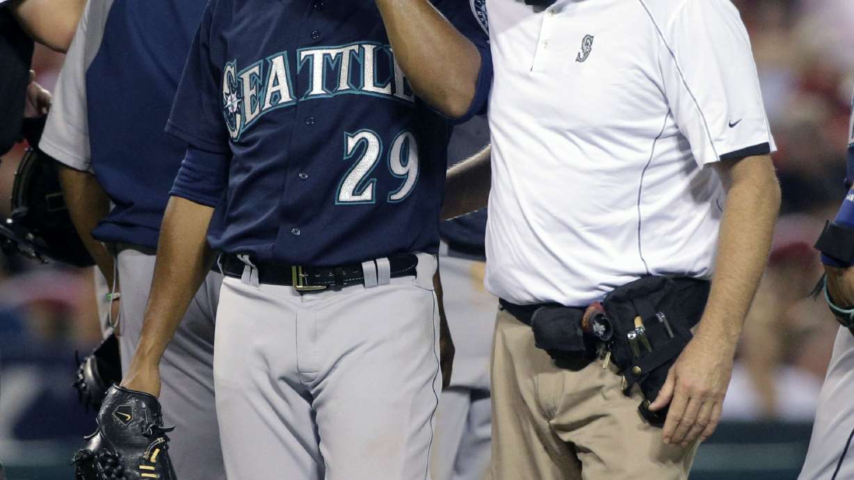 Mariners rout Angels, gain ground in playoff race