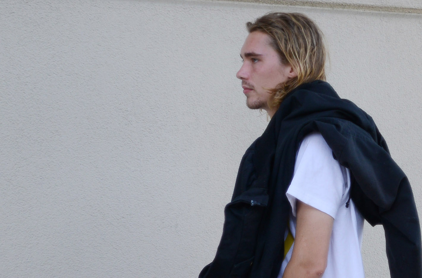 Miley Cyrus date barely makes court appearance