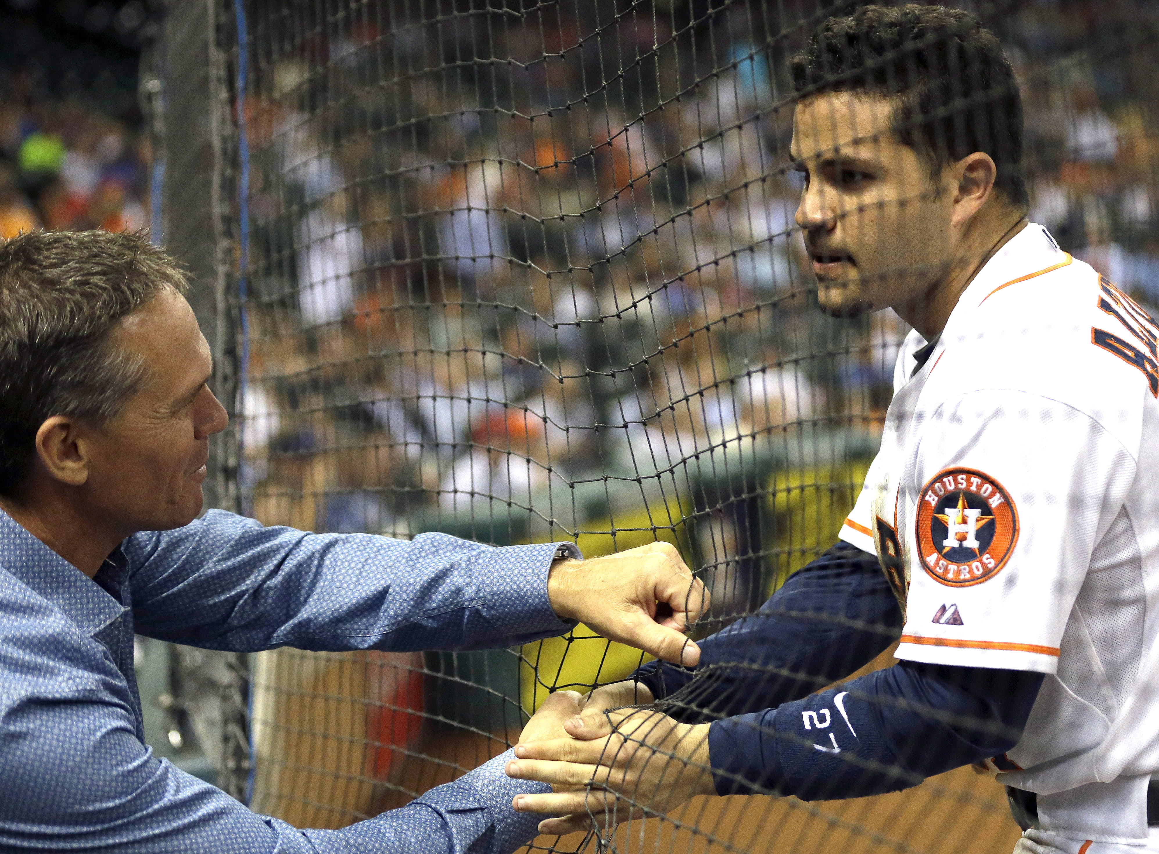 Altuve breaks Biggio's record in Astros' loss