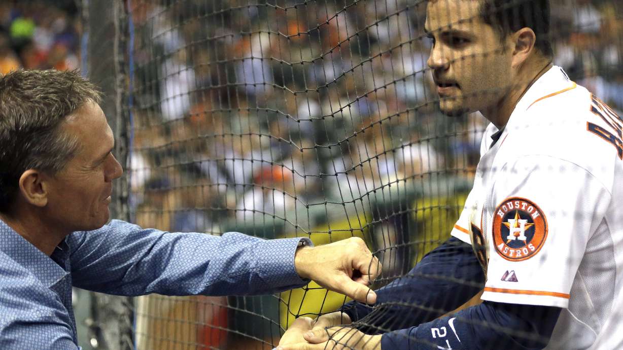 Altuve breaks Biggio's record in Astros' loss