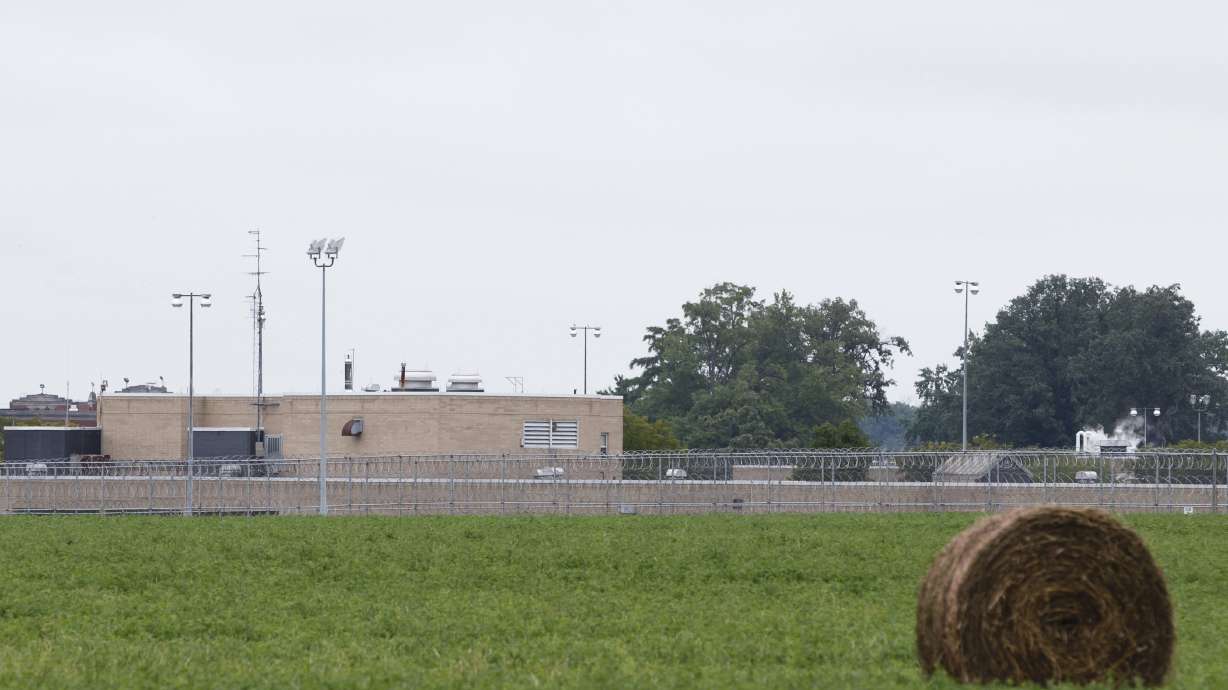 Guard, inmate were hurt in school shooter escape