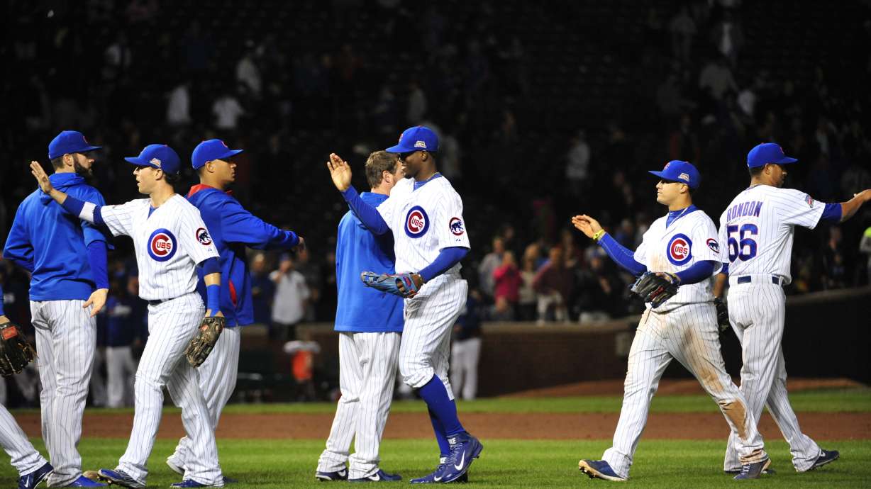 Hendriks wins again, pitches Cubs past Reds