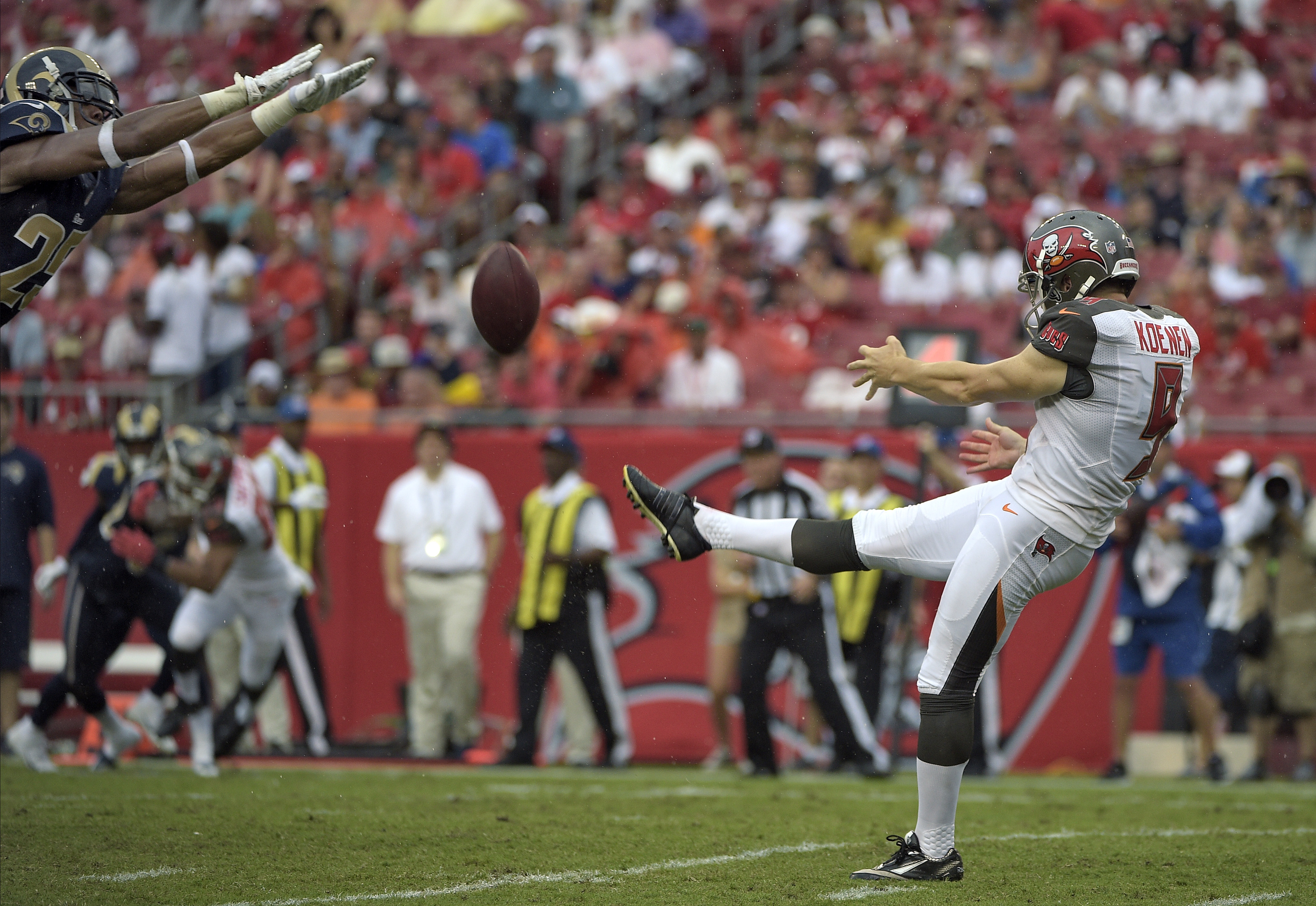 McDonald puts punctuation mark on Rams' first win