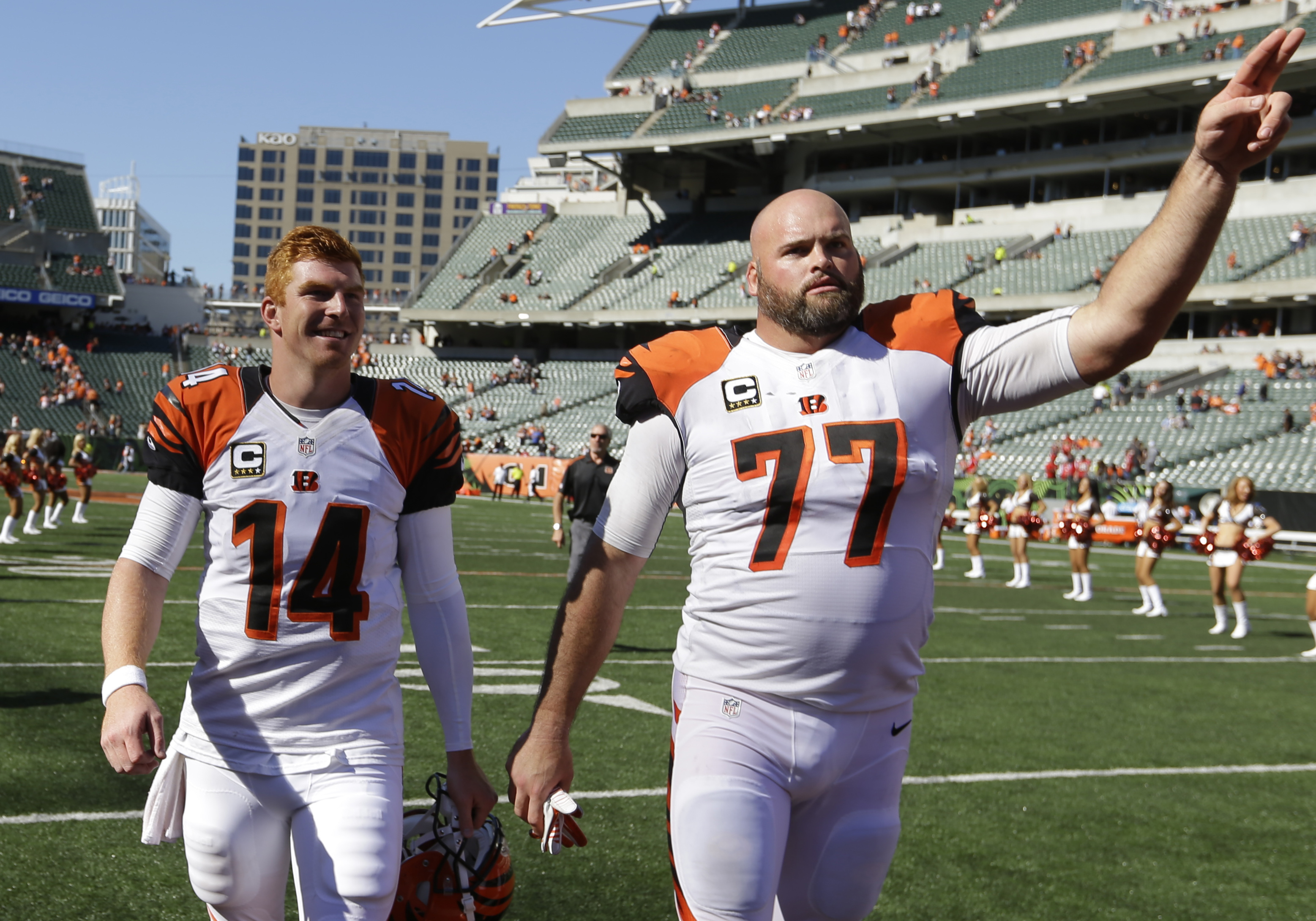 Bengals try to keep Dalton untouched vs Titans