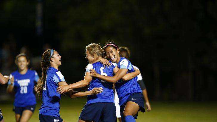 Lyons' 'birthday goal' gives BYU 2-1 win over Oregon