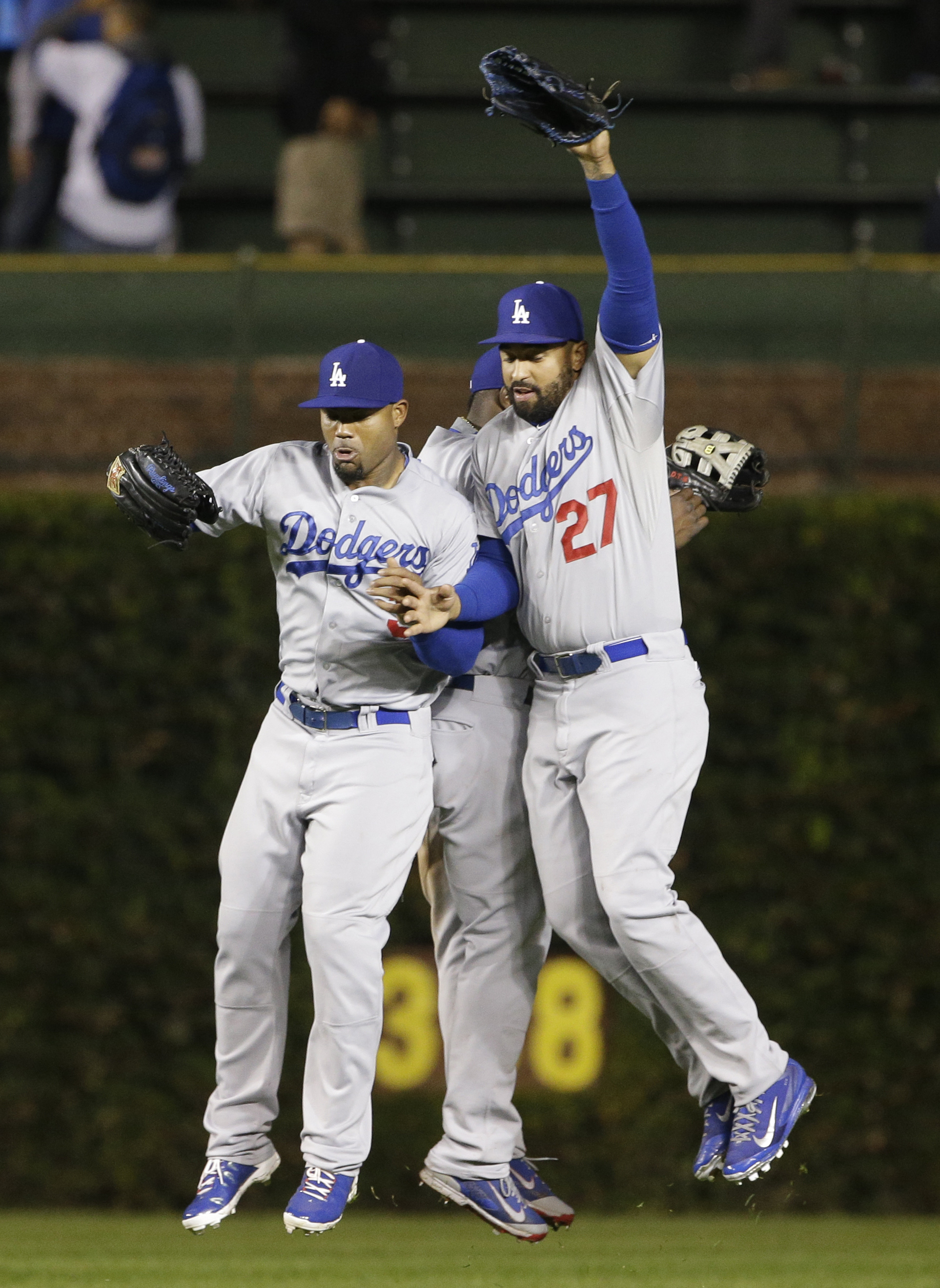 Cubs can't hold off Dodgers' comeback in 8-4 loss
