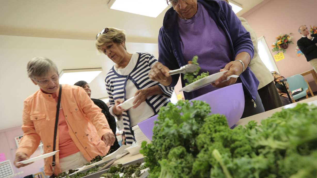 New Bedford seniors learn to make nutritious meals