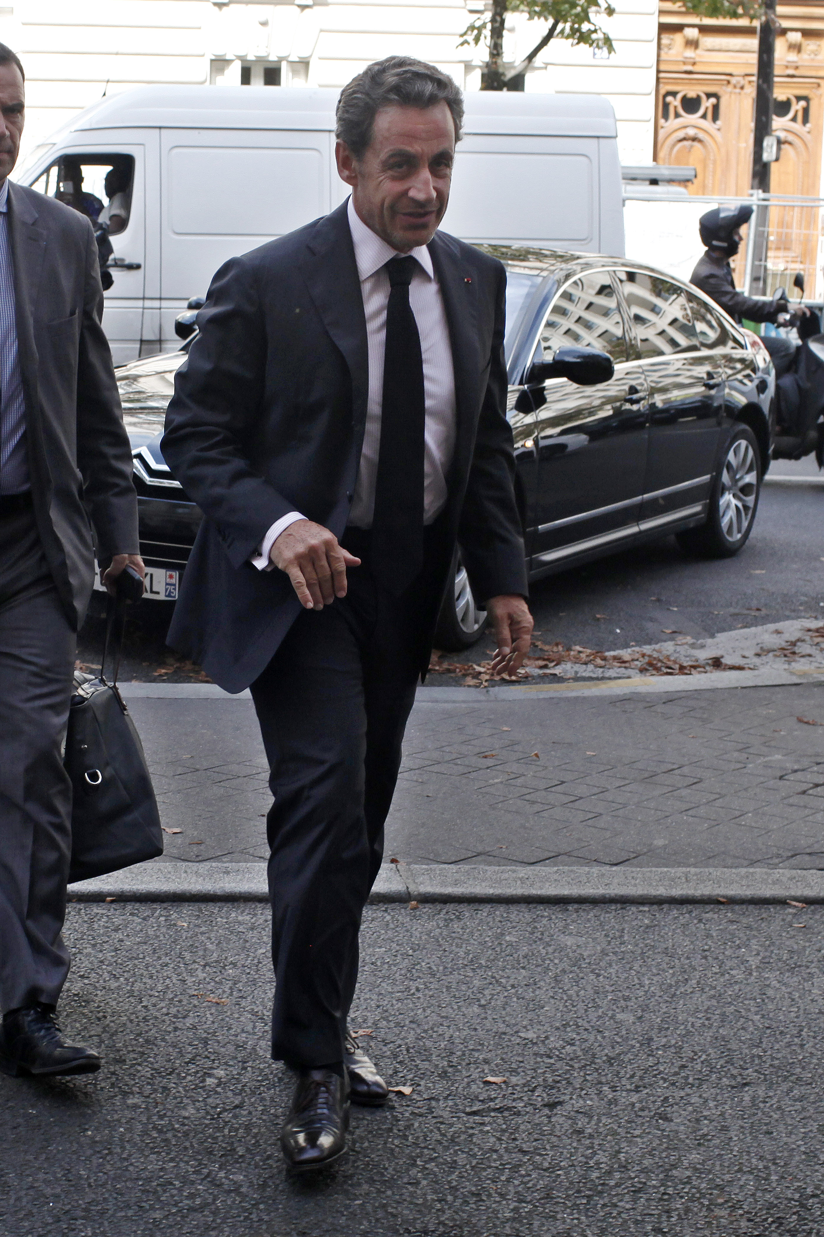 France: Sarkozy announces political comeback