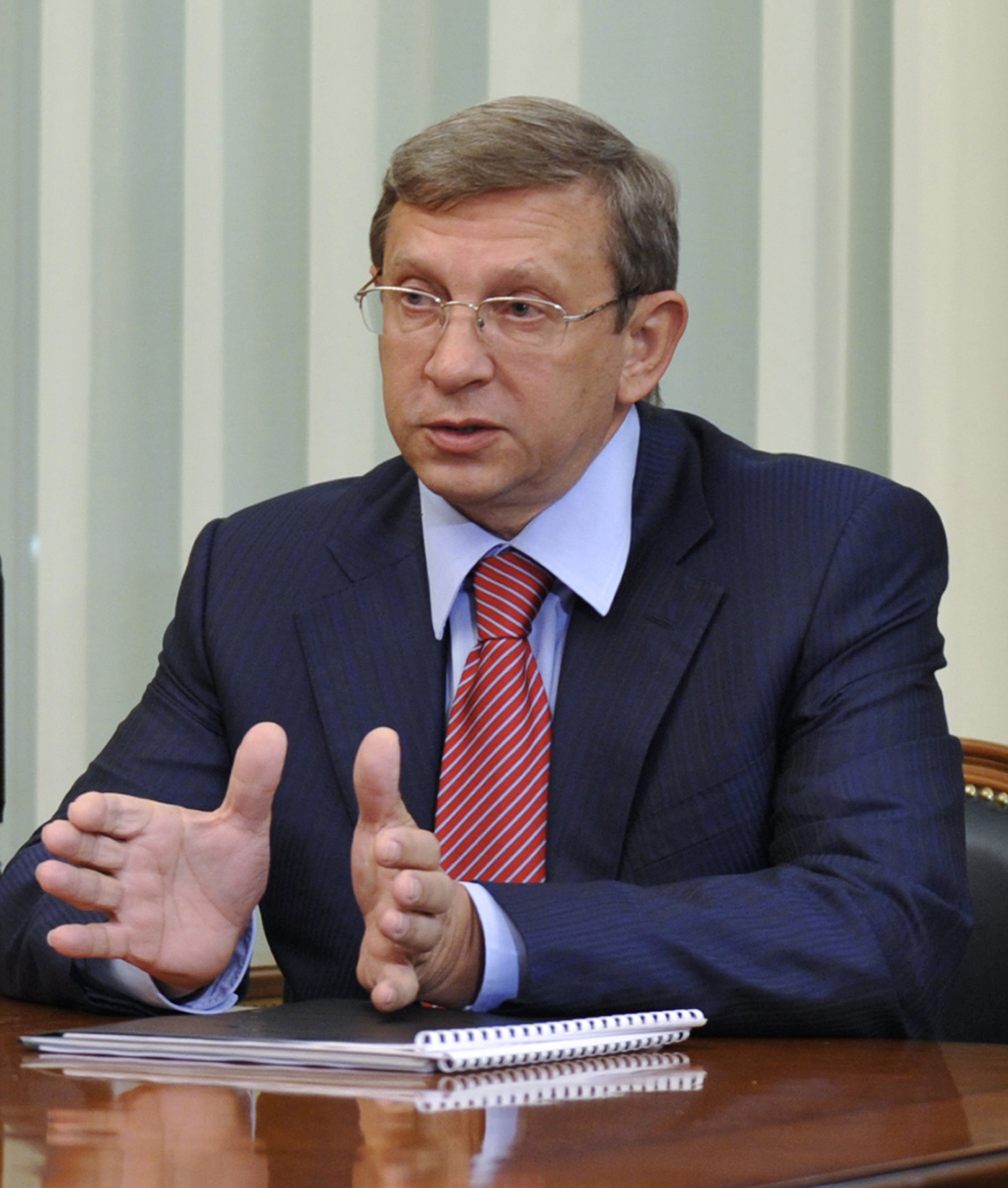 Russian investigators deny billionaire's release
