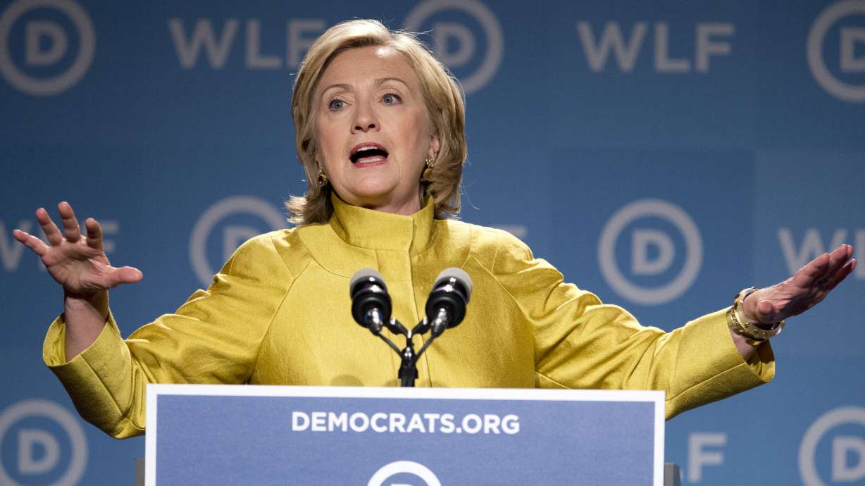 Obama, Clinton urge women to back Democrats