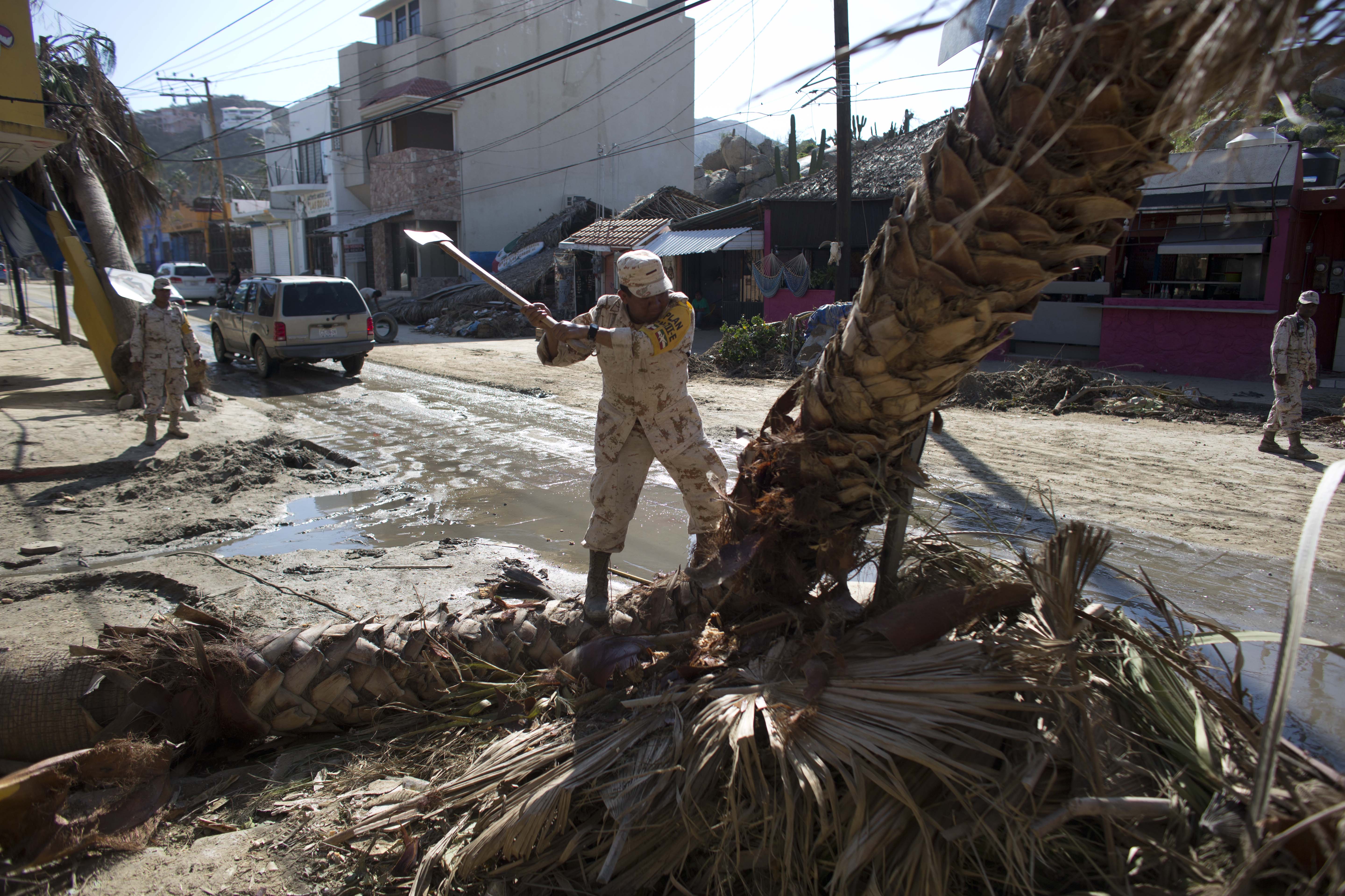 Mexico struggles to return order to Los Cabos