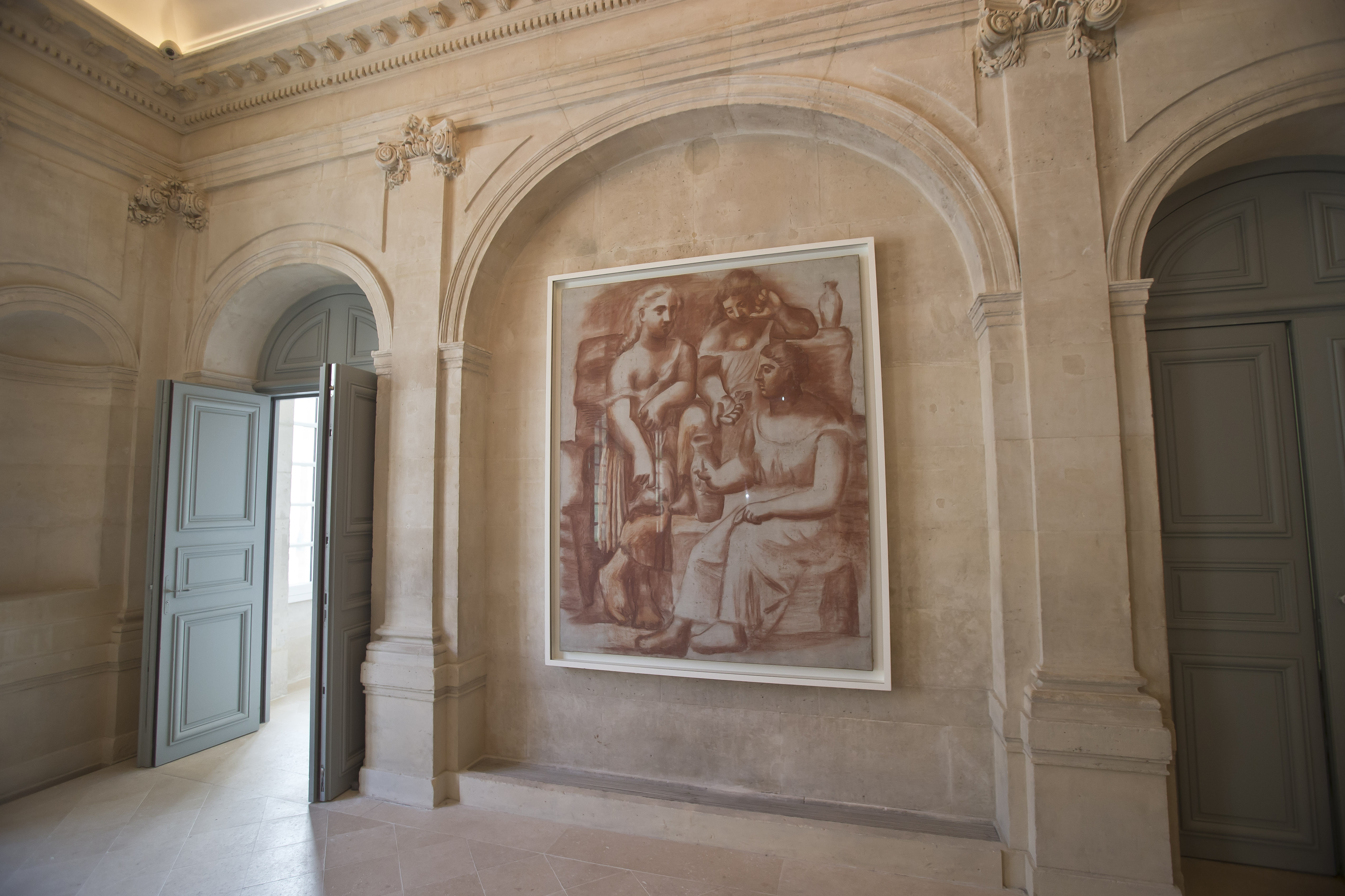 'Nearly empty' Picasso museum open in Paris