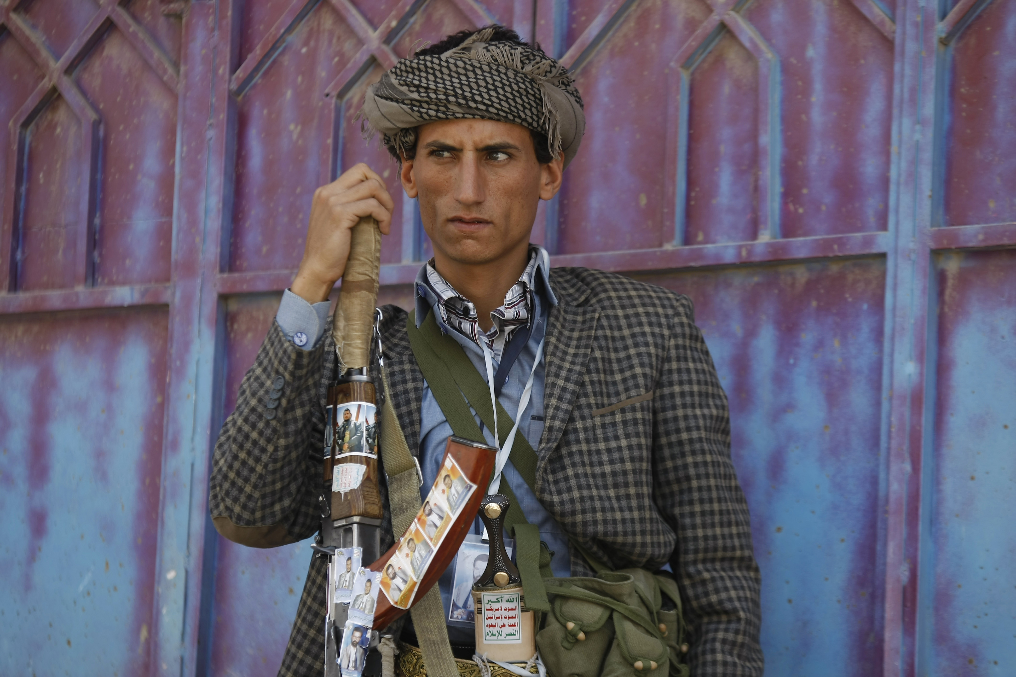 Yemen sets curfew as fighting roils capital
