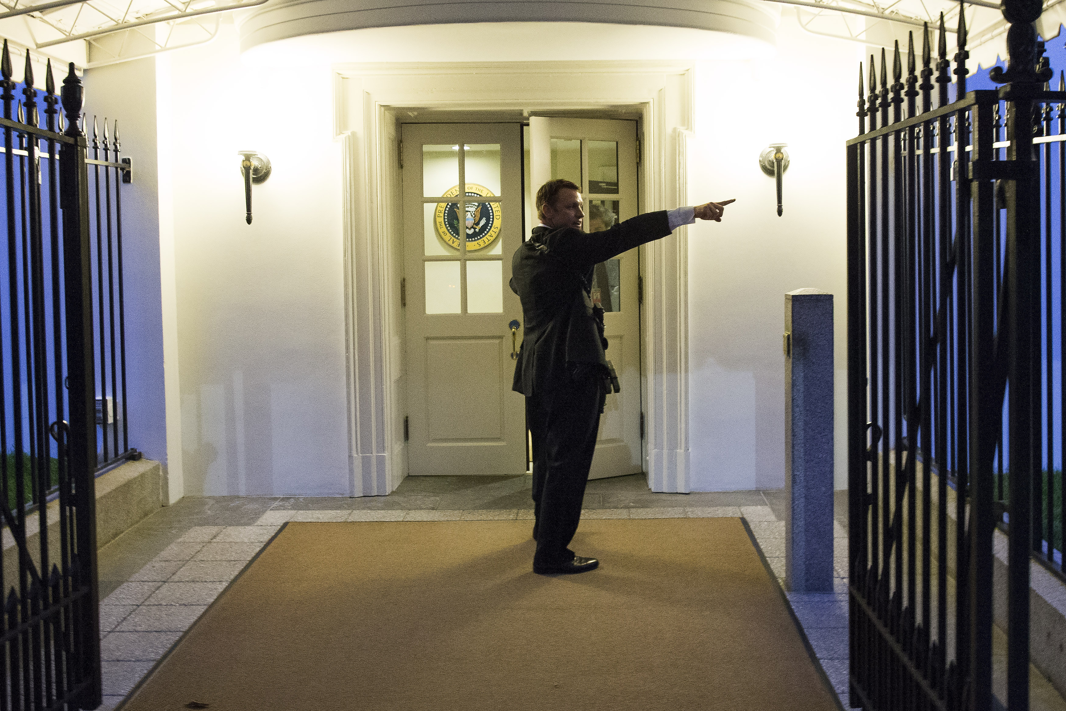 Security breached: Intruder gets into White House