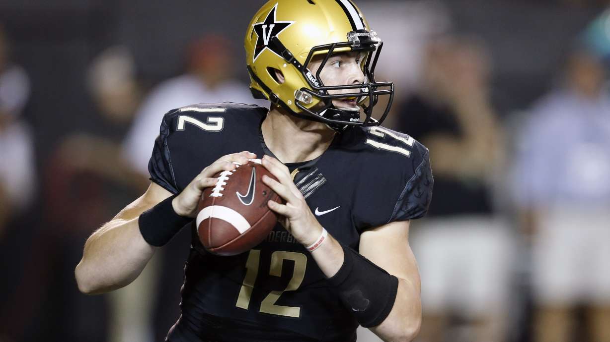 Vandy blows lead, loses 48-34 to No. 14 S Carolina