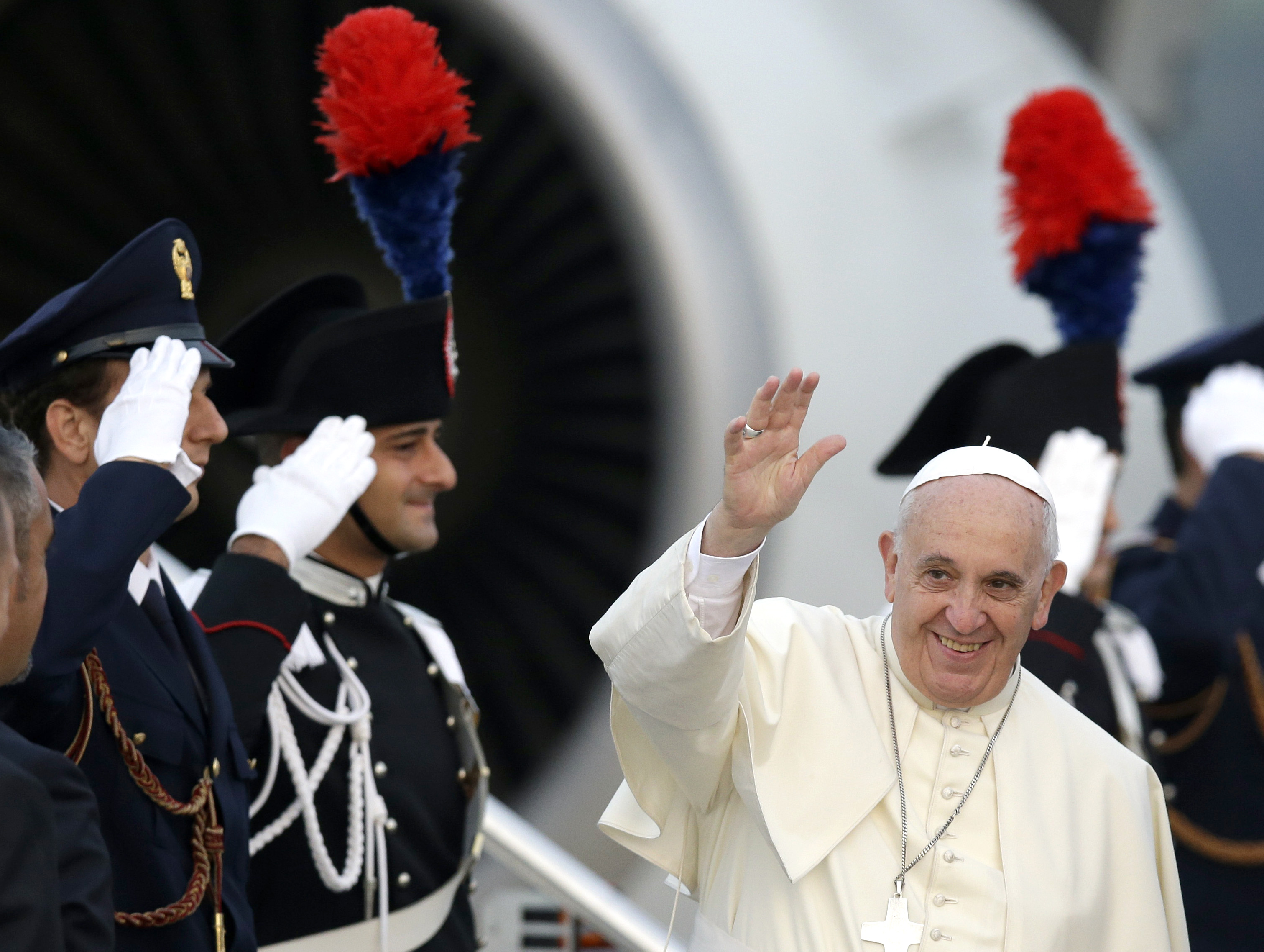 Pope in Albania urges Muslims to condemn extremism