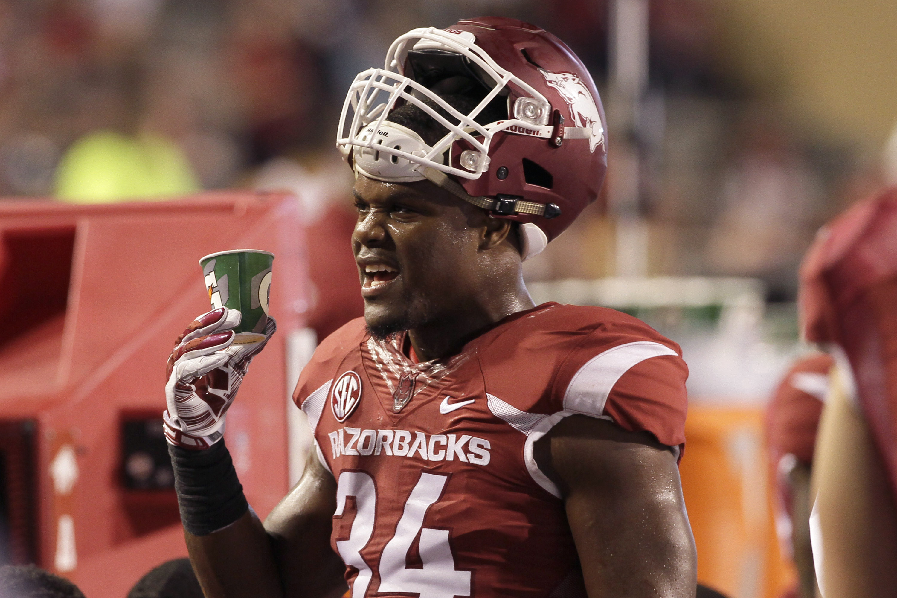 Defense sparks Arkansas' latest blowout win