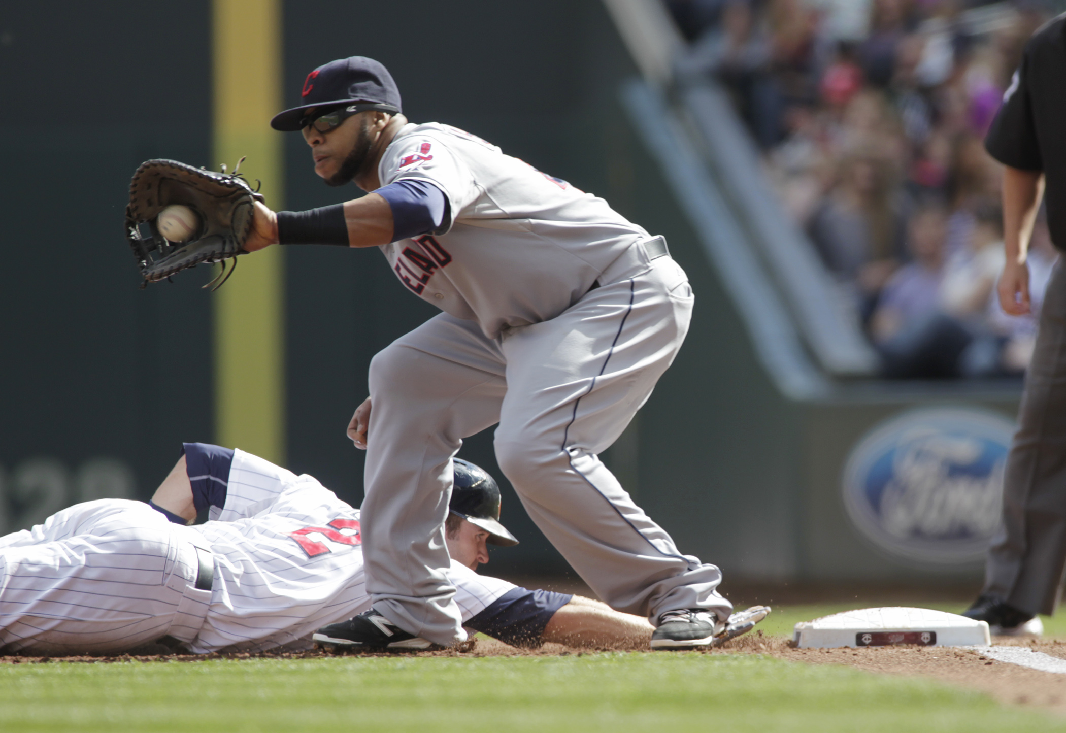 Kluber strikes out 14; Indians beat Twins 7-2