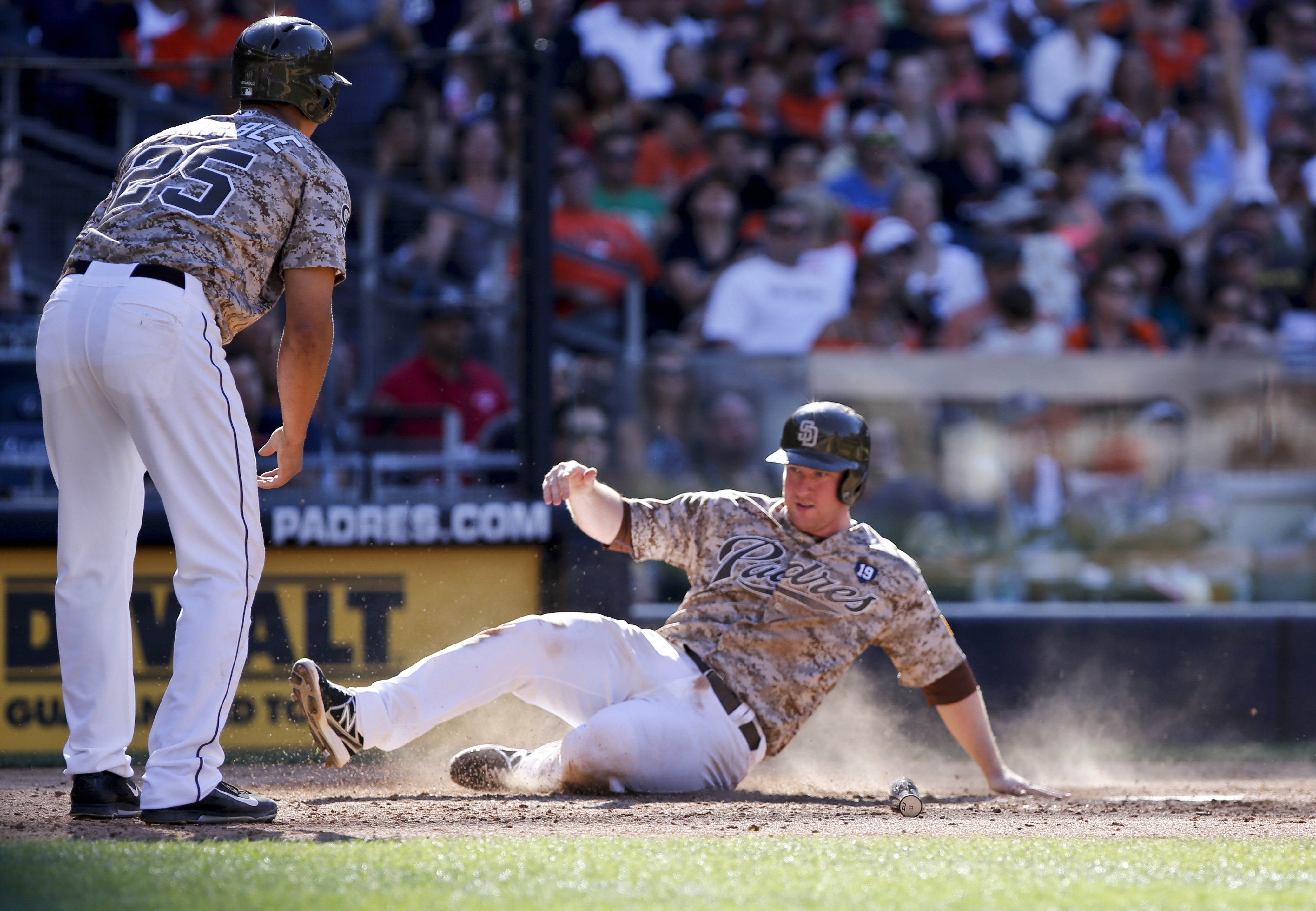 Kennedy reaches 200 Ks, leads Padres to 8-2 win