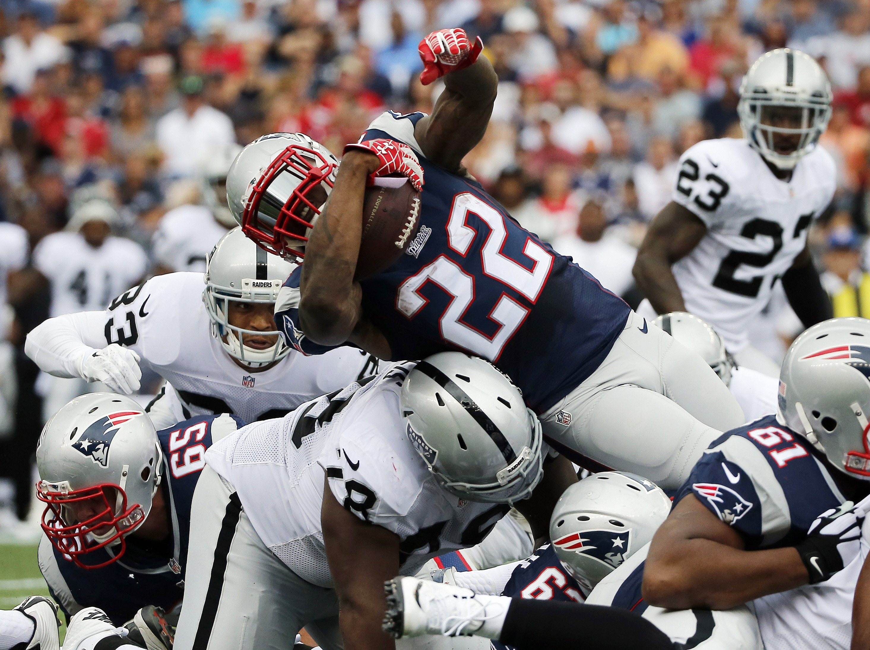 Late interception clinches Patriots' 16-9 win
