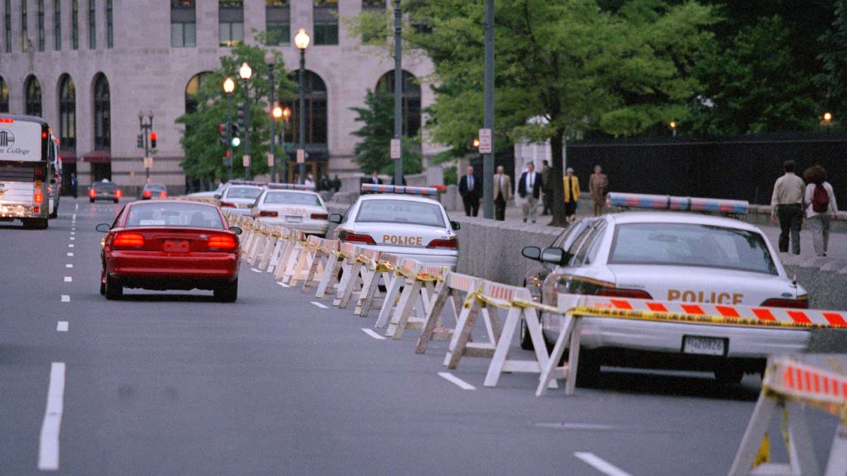AP PHOTOS: White House security over the years