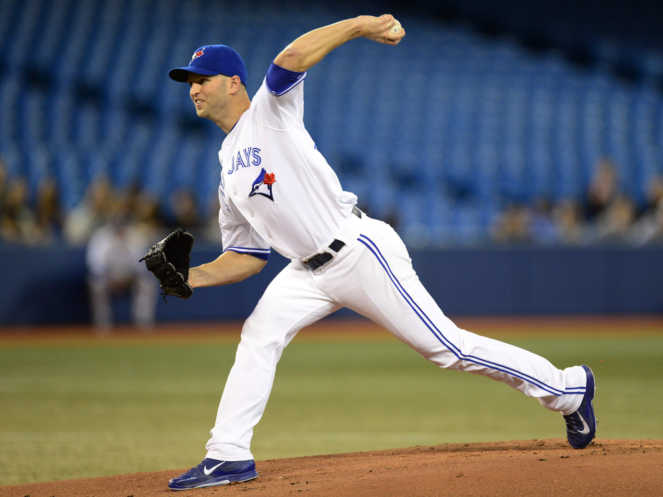 Bautista homers, Jays rout Mariners 14-4