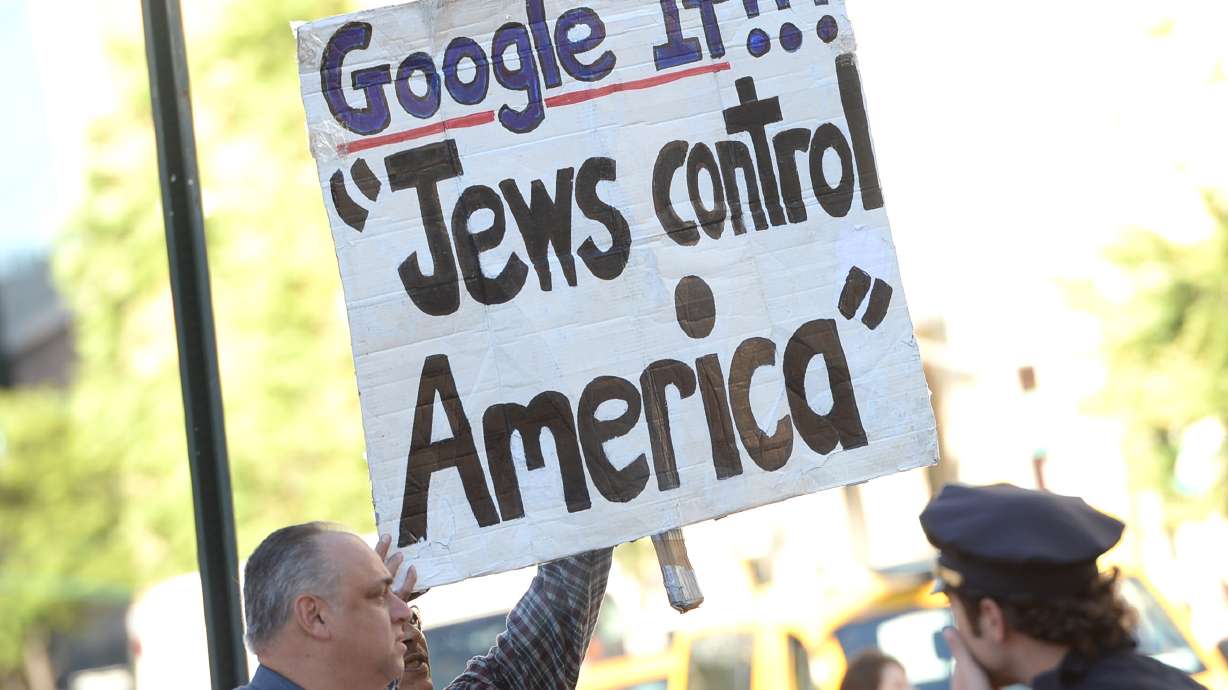 Overcoming turmoil, Met opera opens season