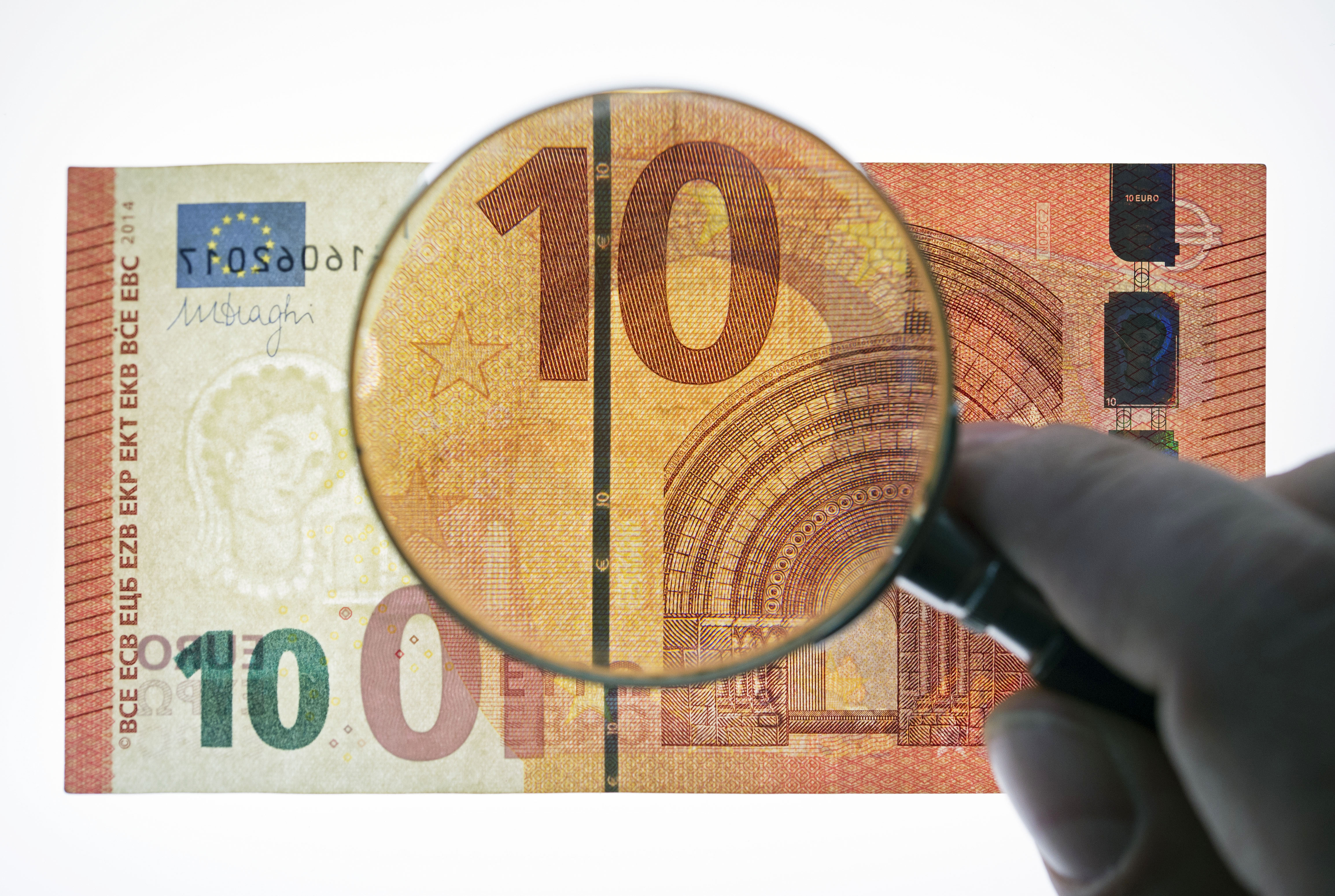 Euro area gets new 10-euro bill
