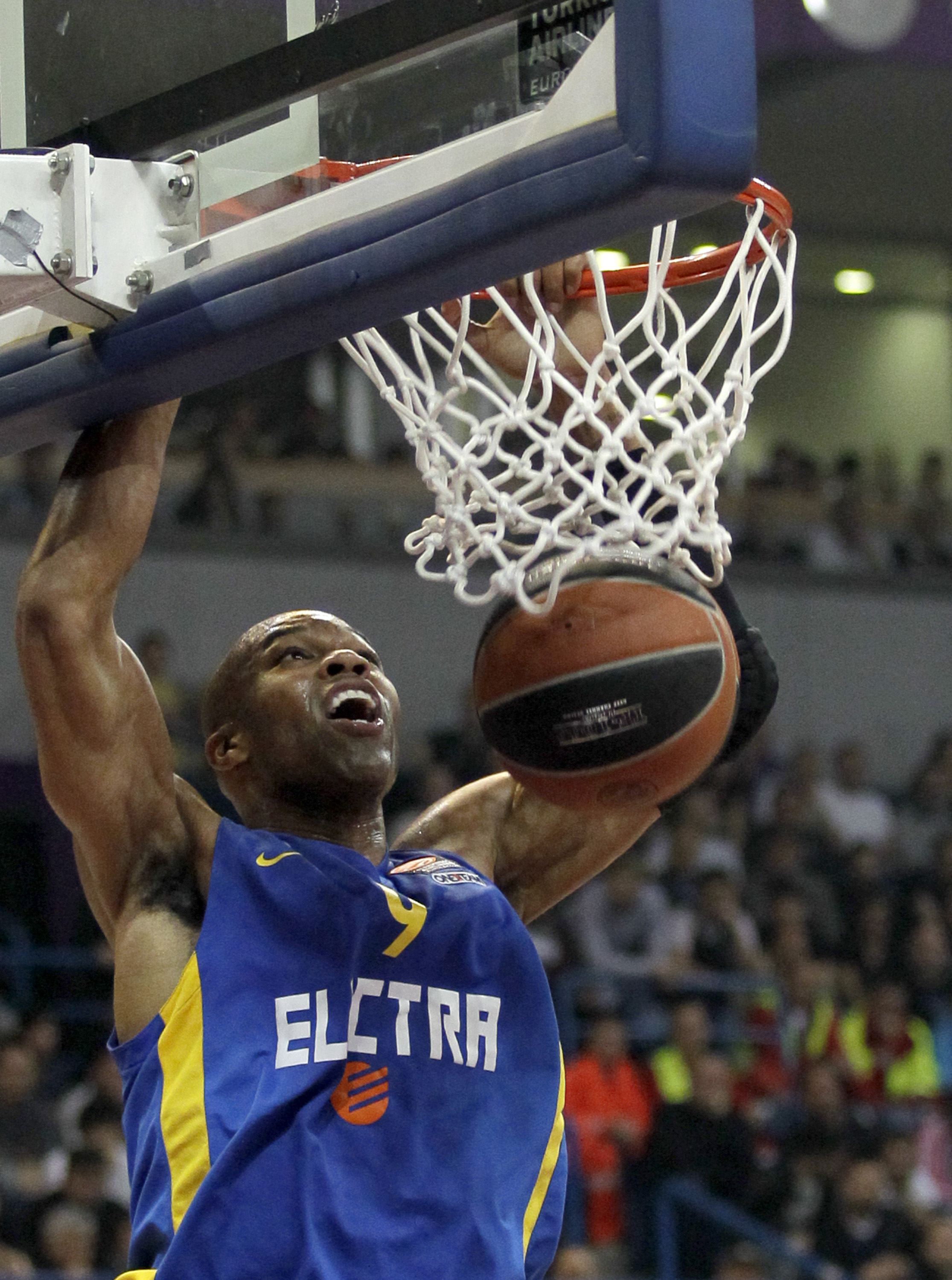 For Alex Tyus, Israel more than just playing ball