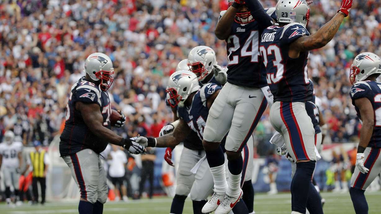 With offense off, Patriots D steps up