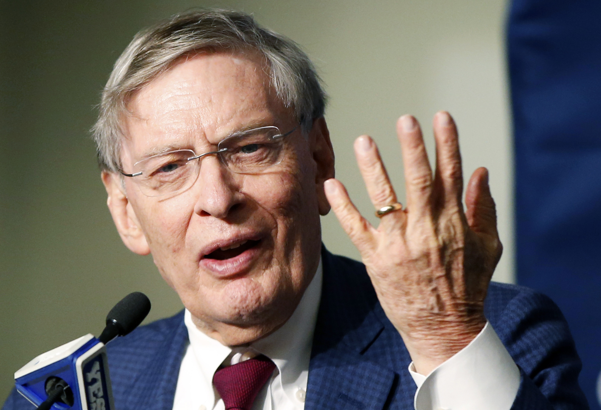 Selig hopes for modest cut in game times