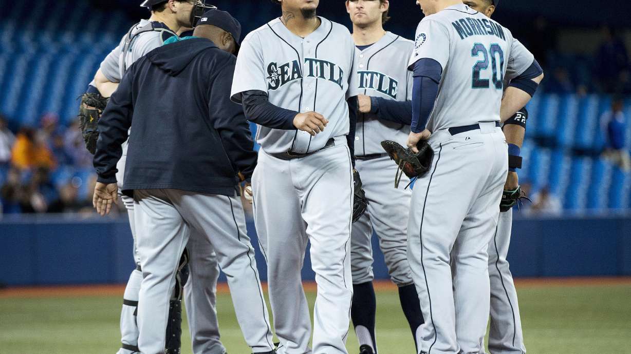 Hernandez hit hard, Mariners routed by Blue Jays