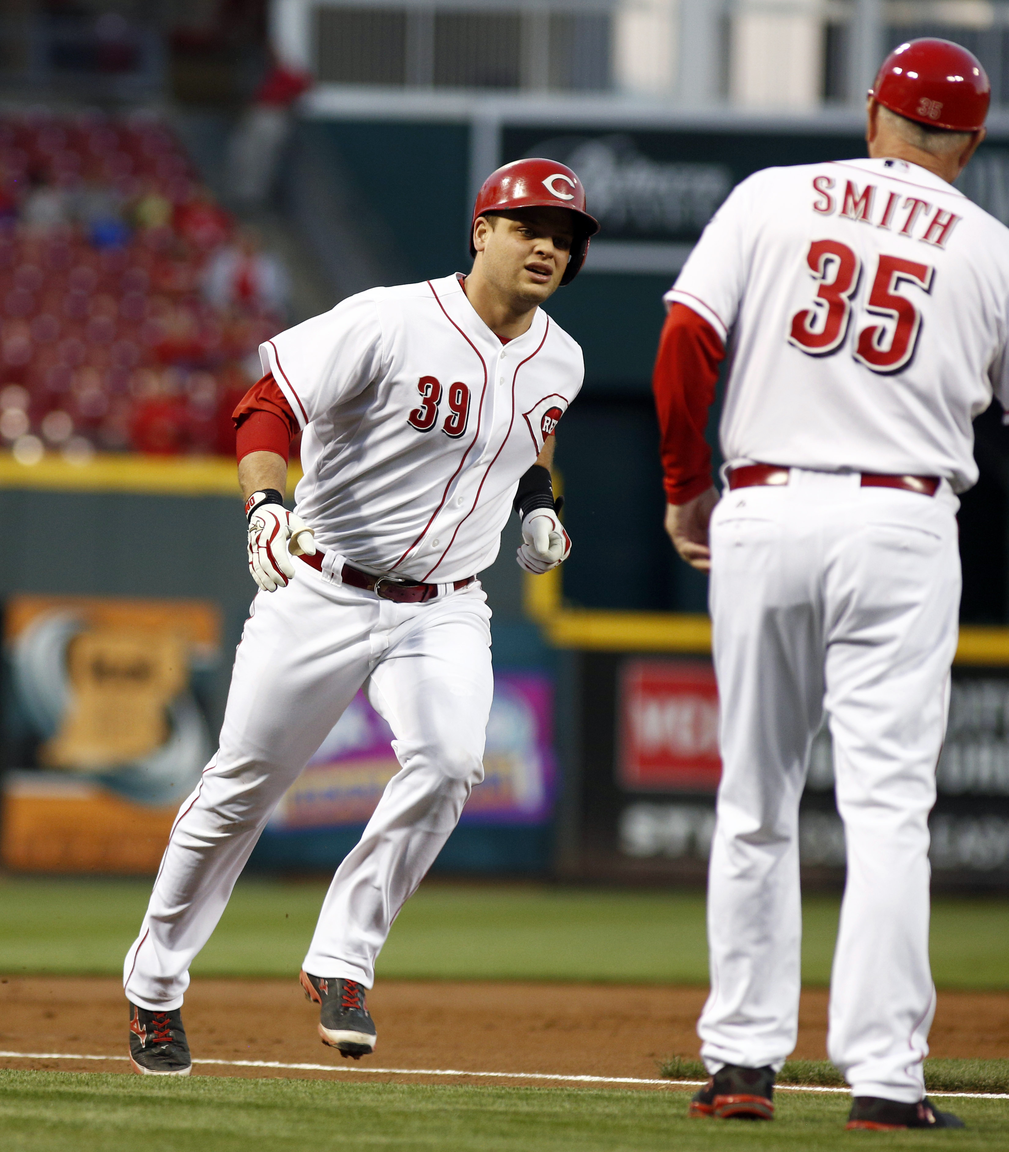 Brewers lose to Reds 3-1, on brink of elimination