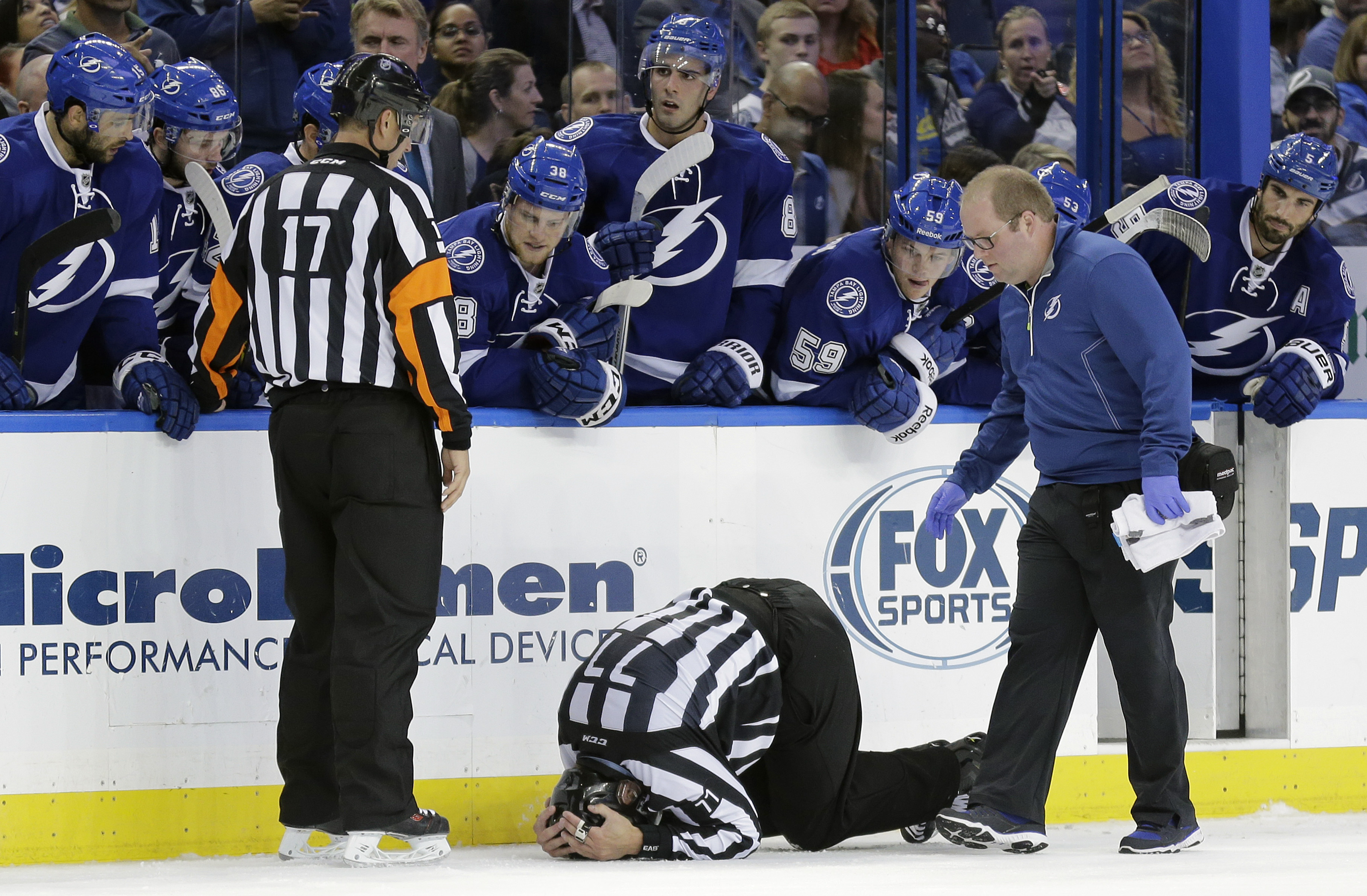Linesman Nowak injured in Predators-Lightning game