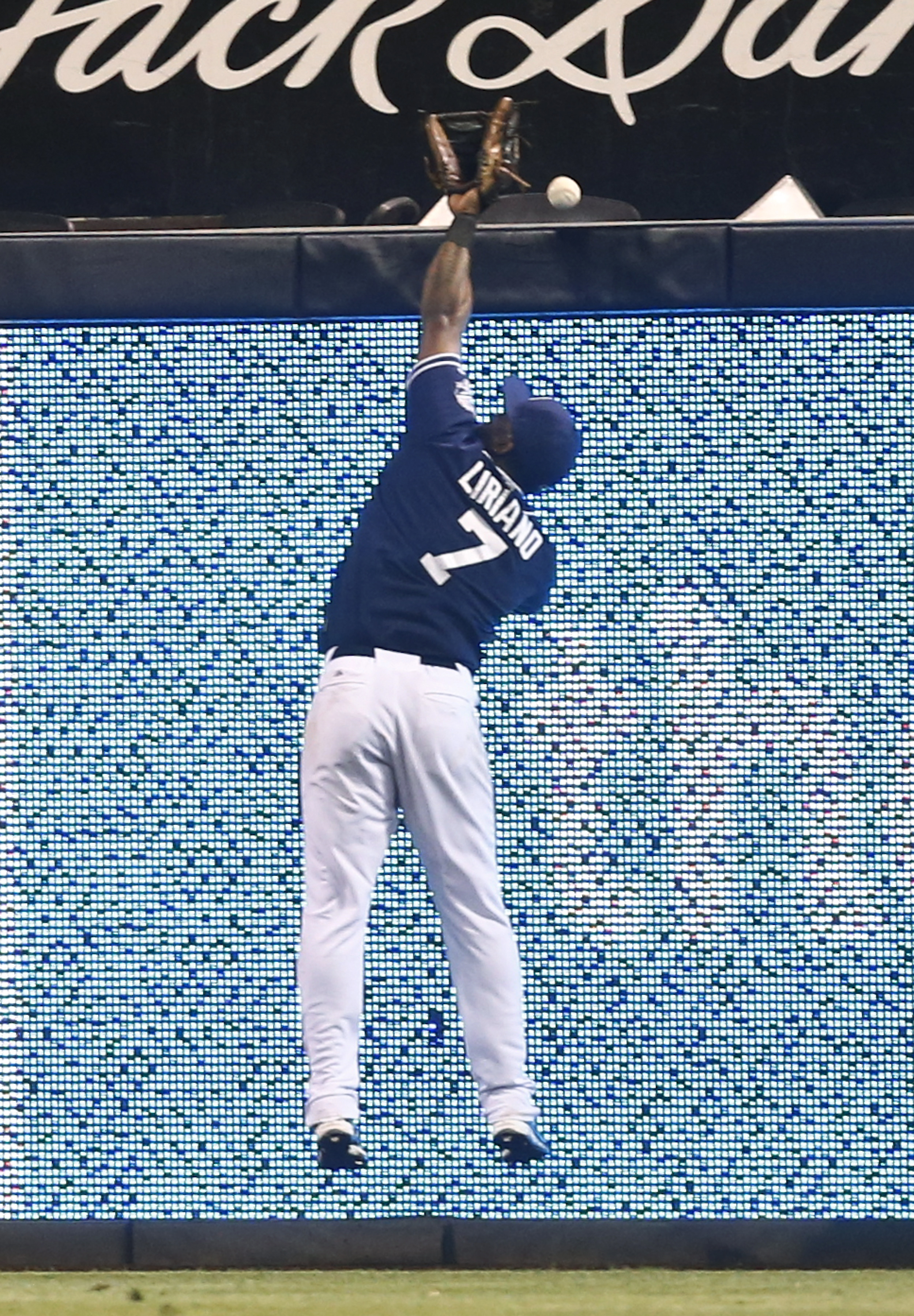 Stubbs' HR, Barnes' catch lift Rockies over Padres