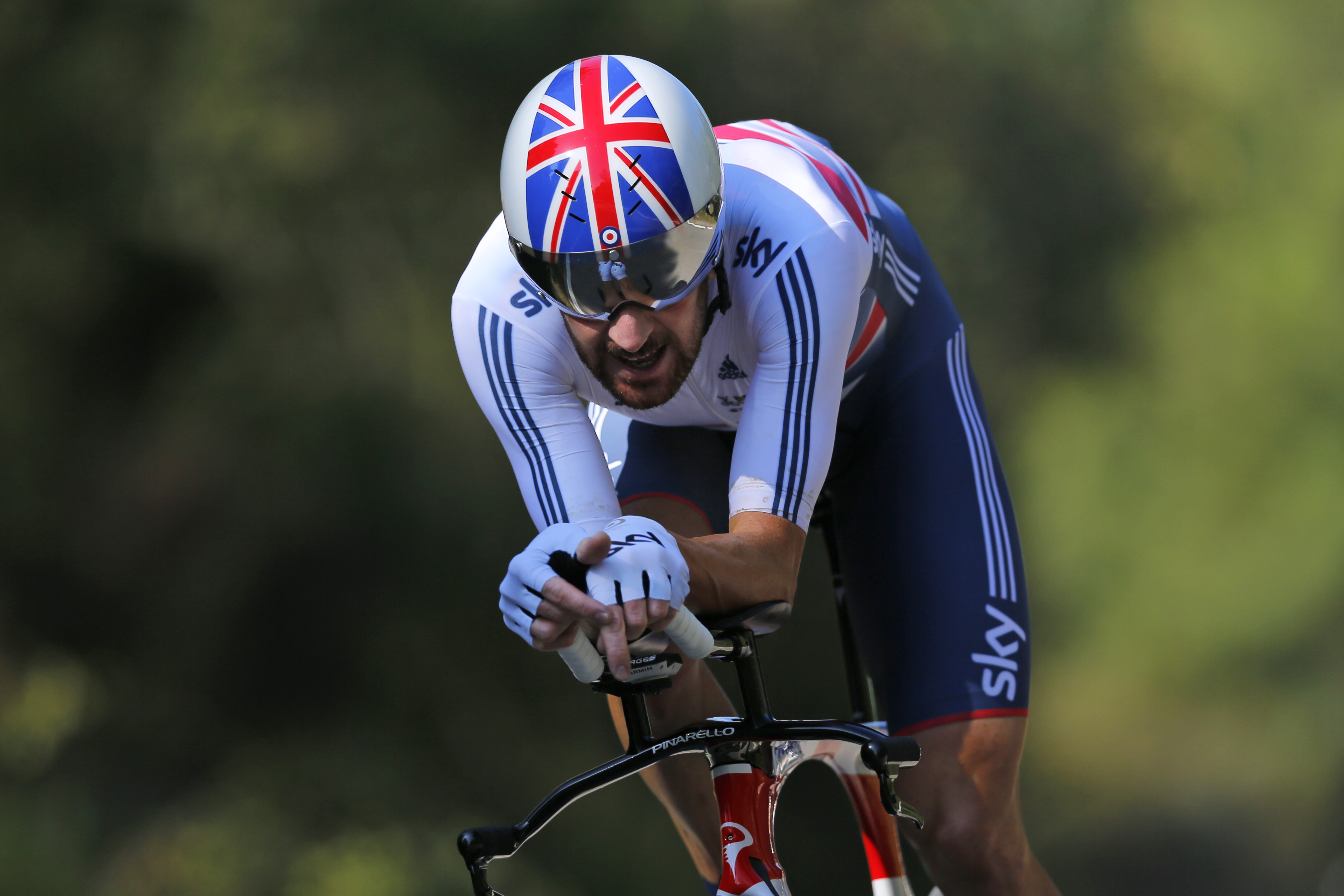 Bradley Wiggins wins world road time trial, Spain