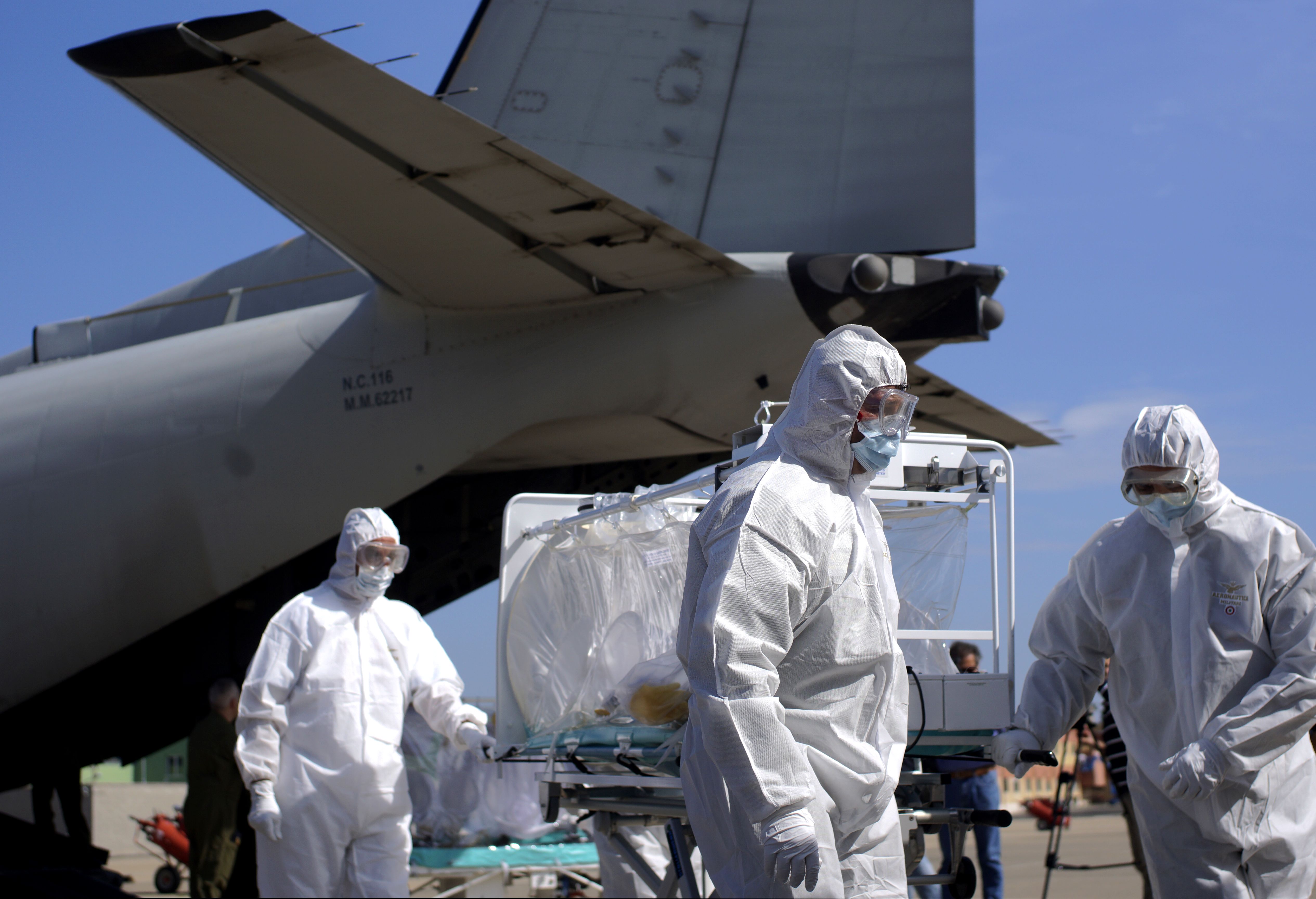 Italy stages Ebola evacuation drill _ just in case